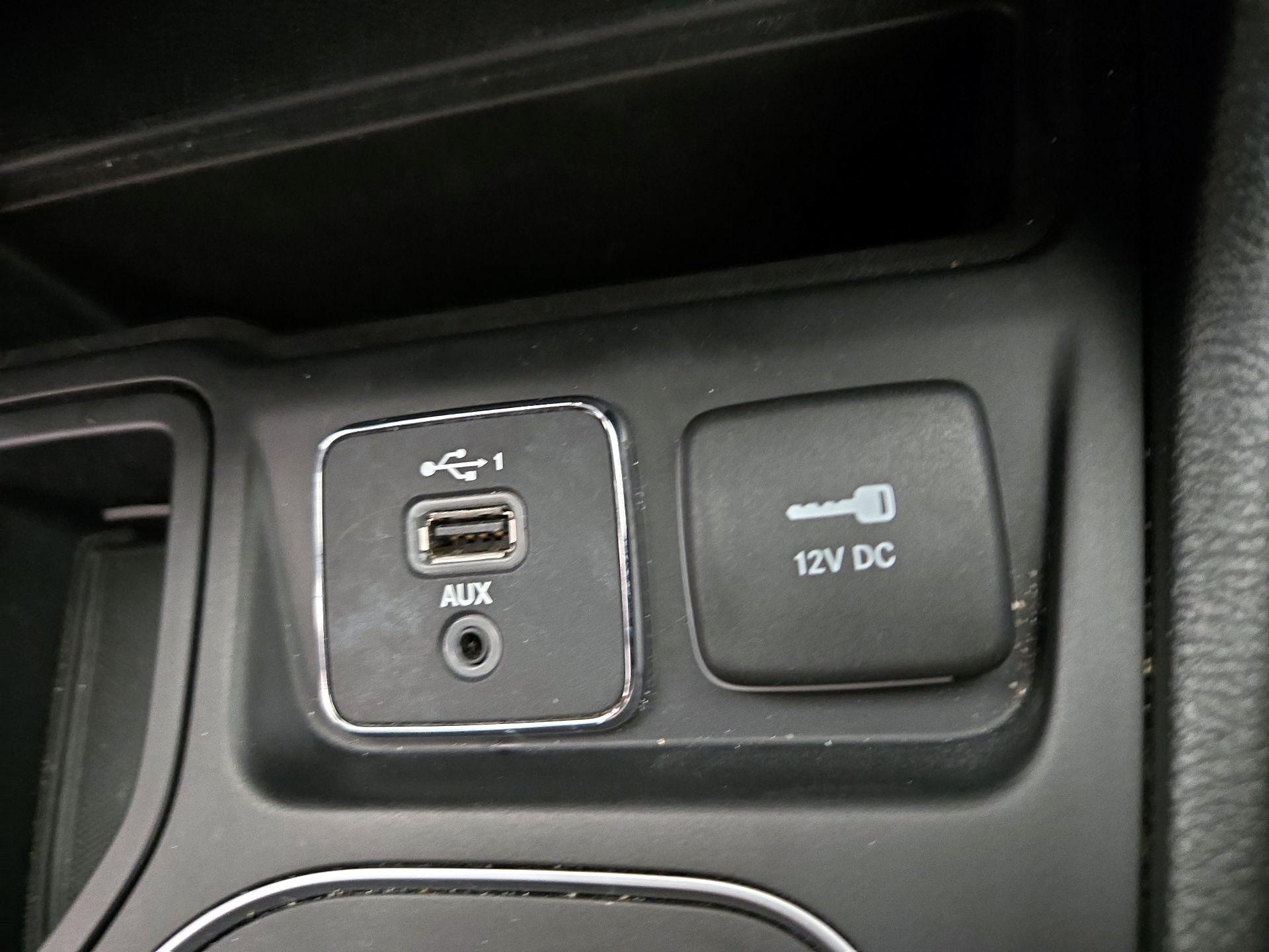 Thumbnail: 2022 Jeep Cherokee - 18
