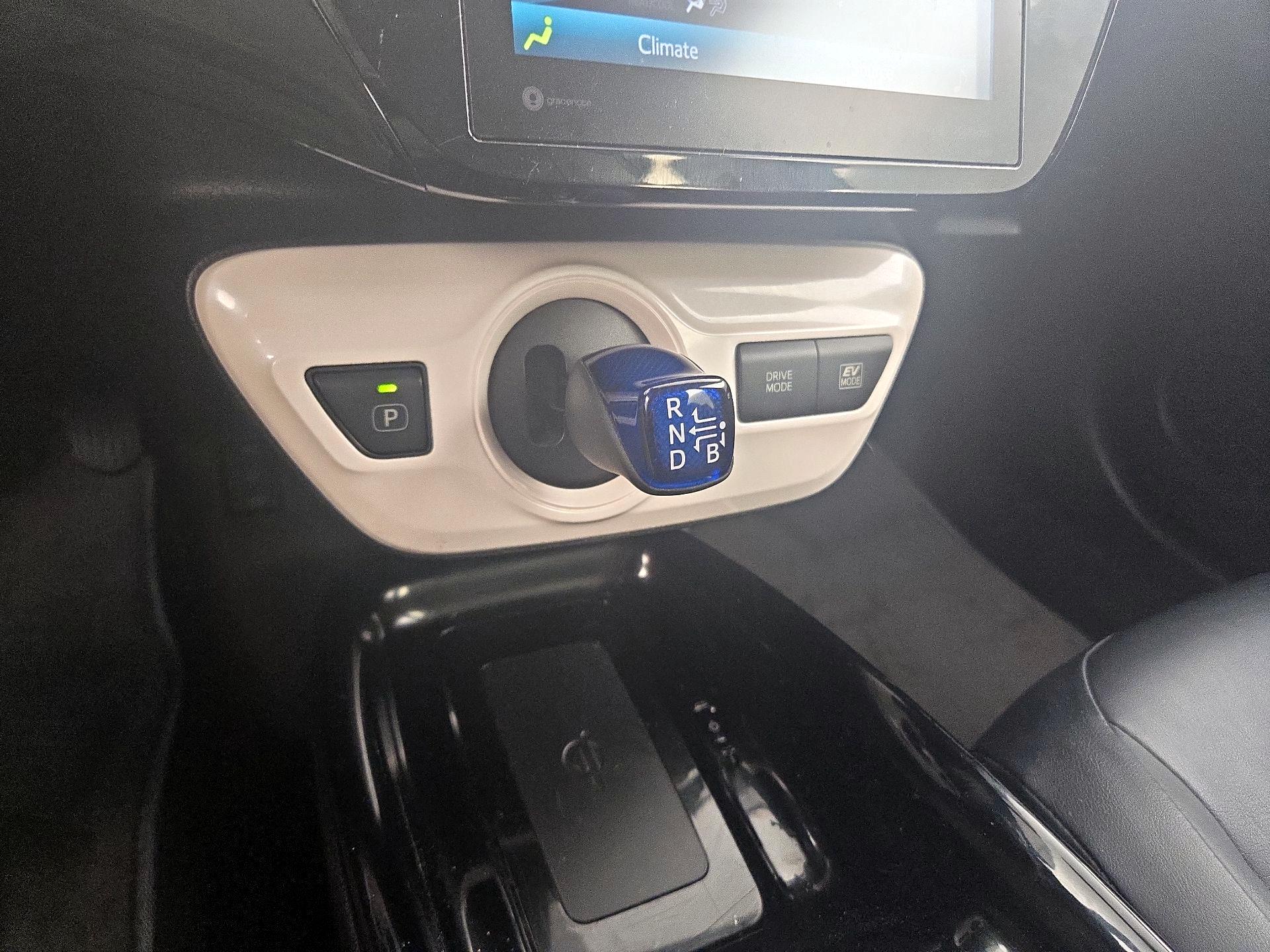 Thumbnail: 2018 Toyota Prius - 18