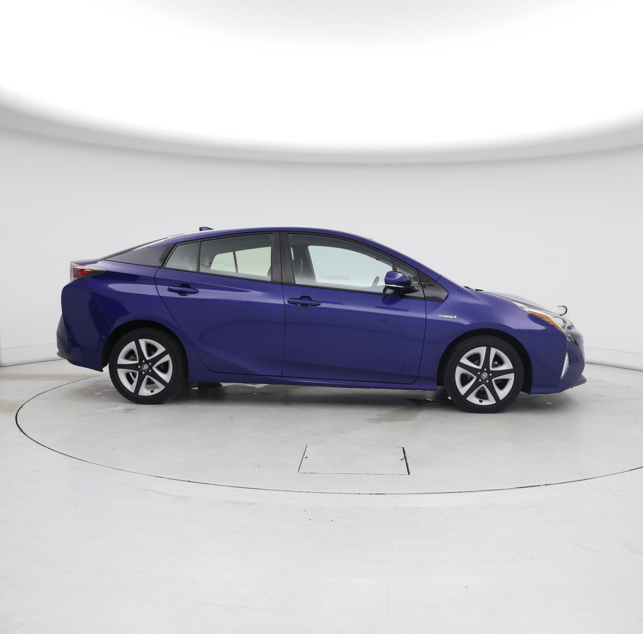 Thumbnail: 2018 Toyota Prius - 7