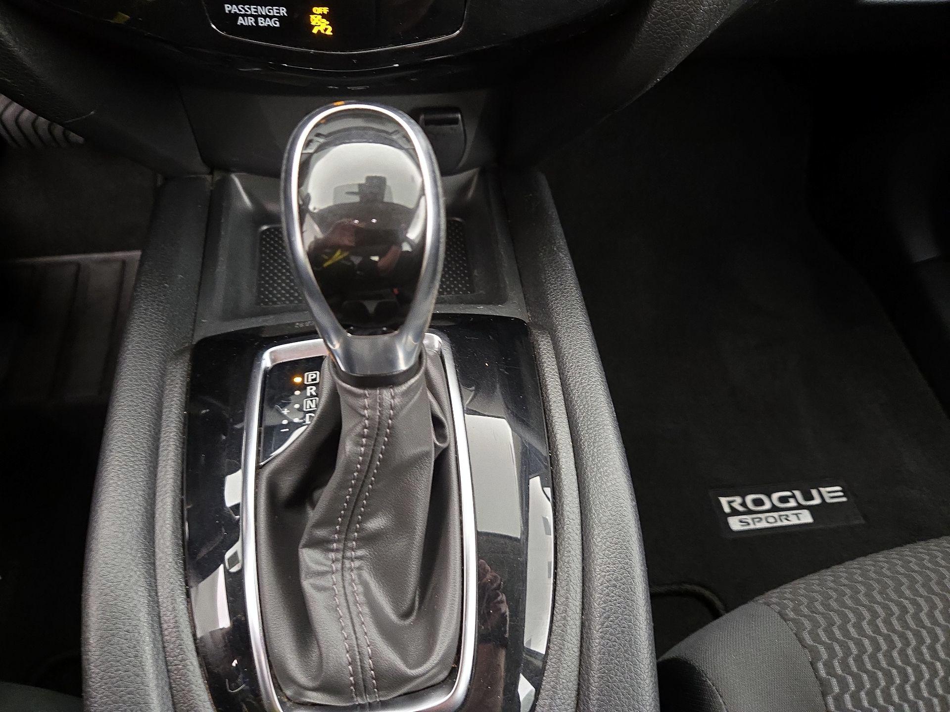 Thumbnail: 2022 Nissan Rogue Sport - 17