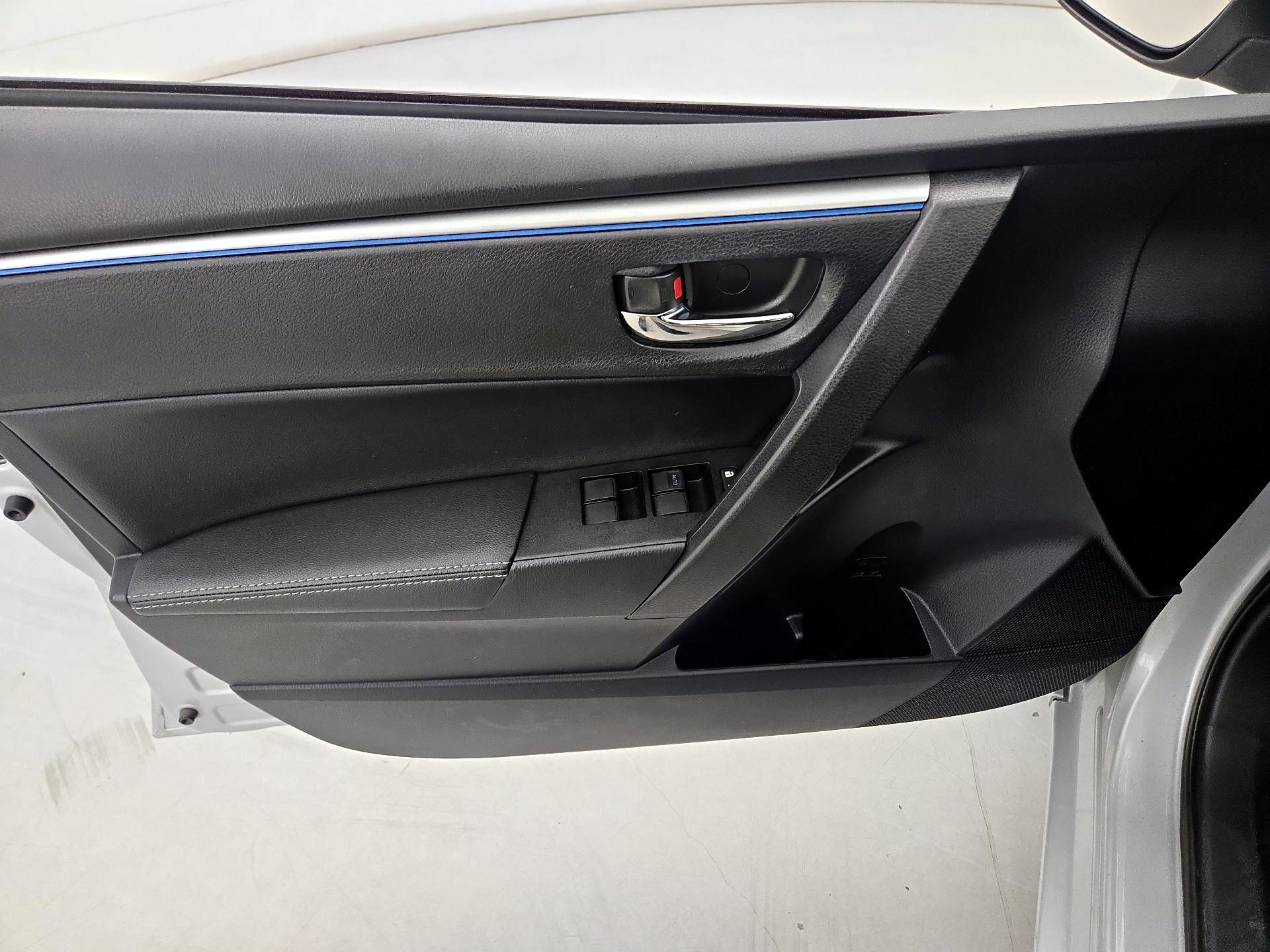 Thumbnail: 2015 Toyota Corolla - 12