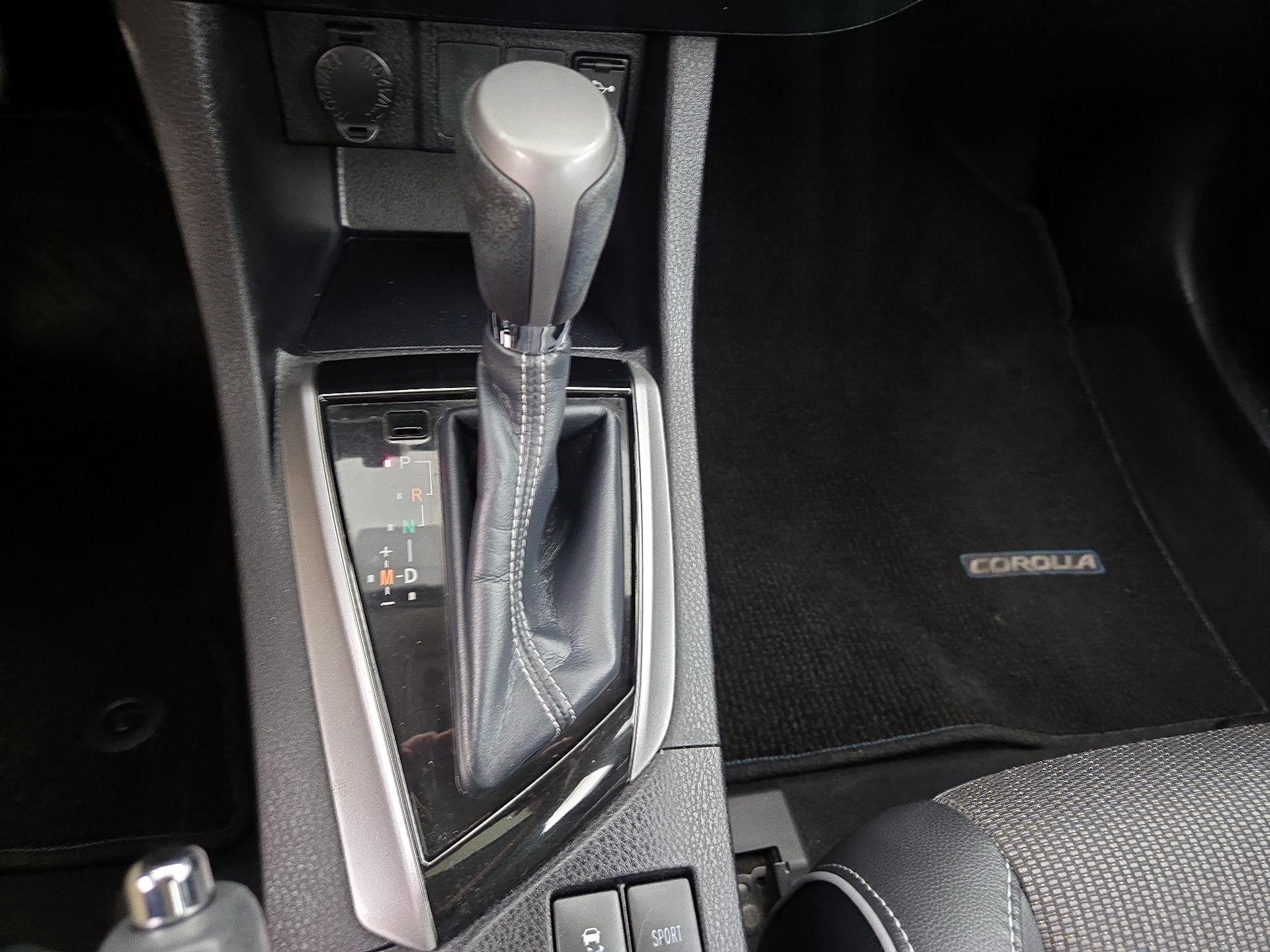 Thumbnail: 2015 Toyota Corolla - 17