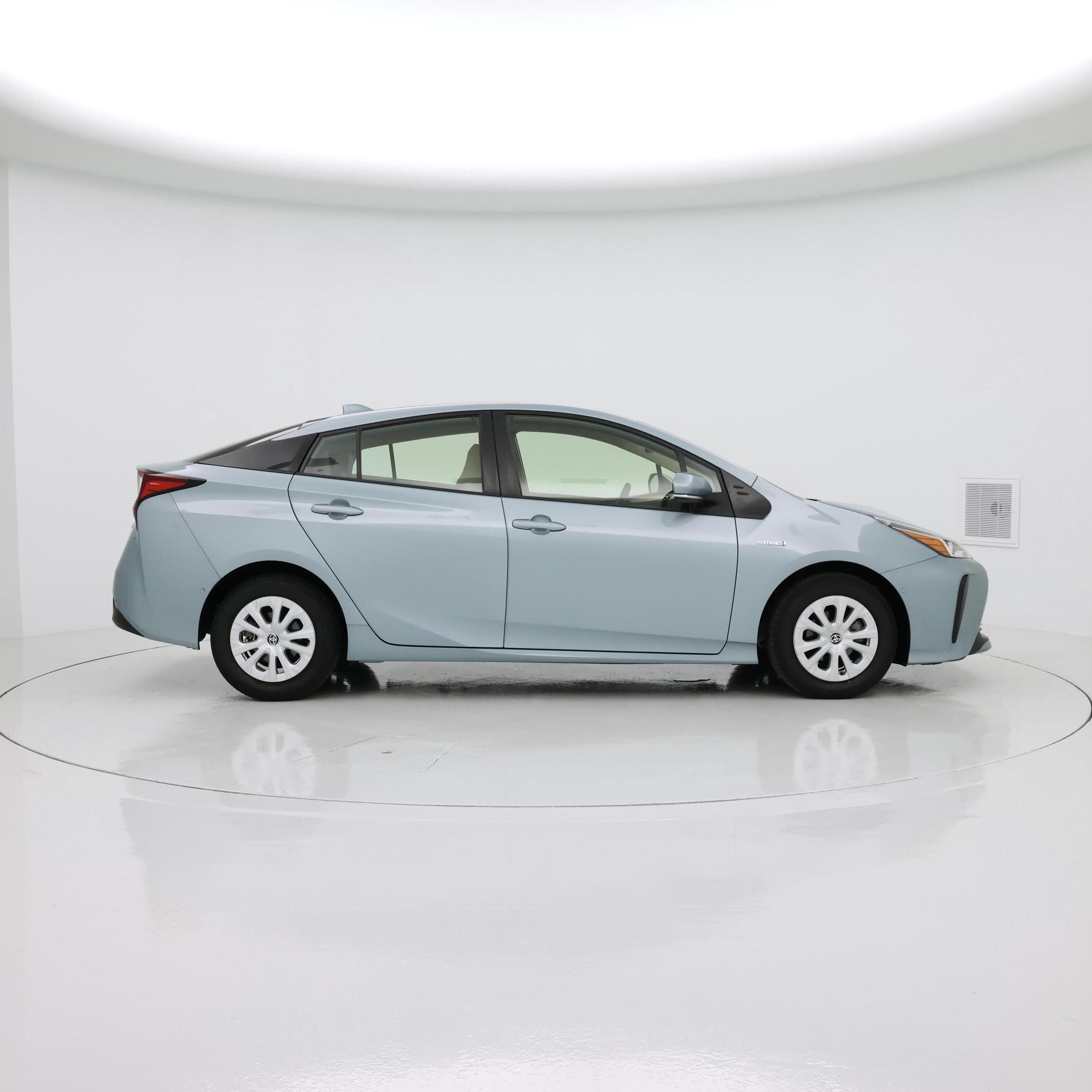 Thumbnail: 2022 Toyota Prius - 7