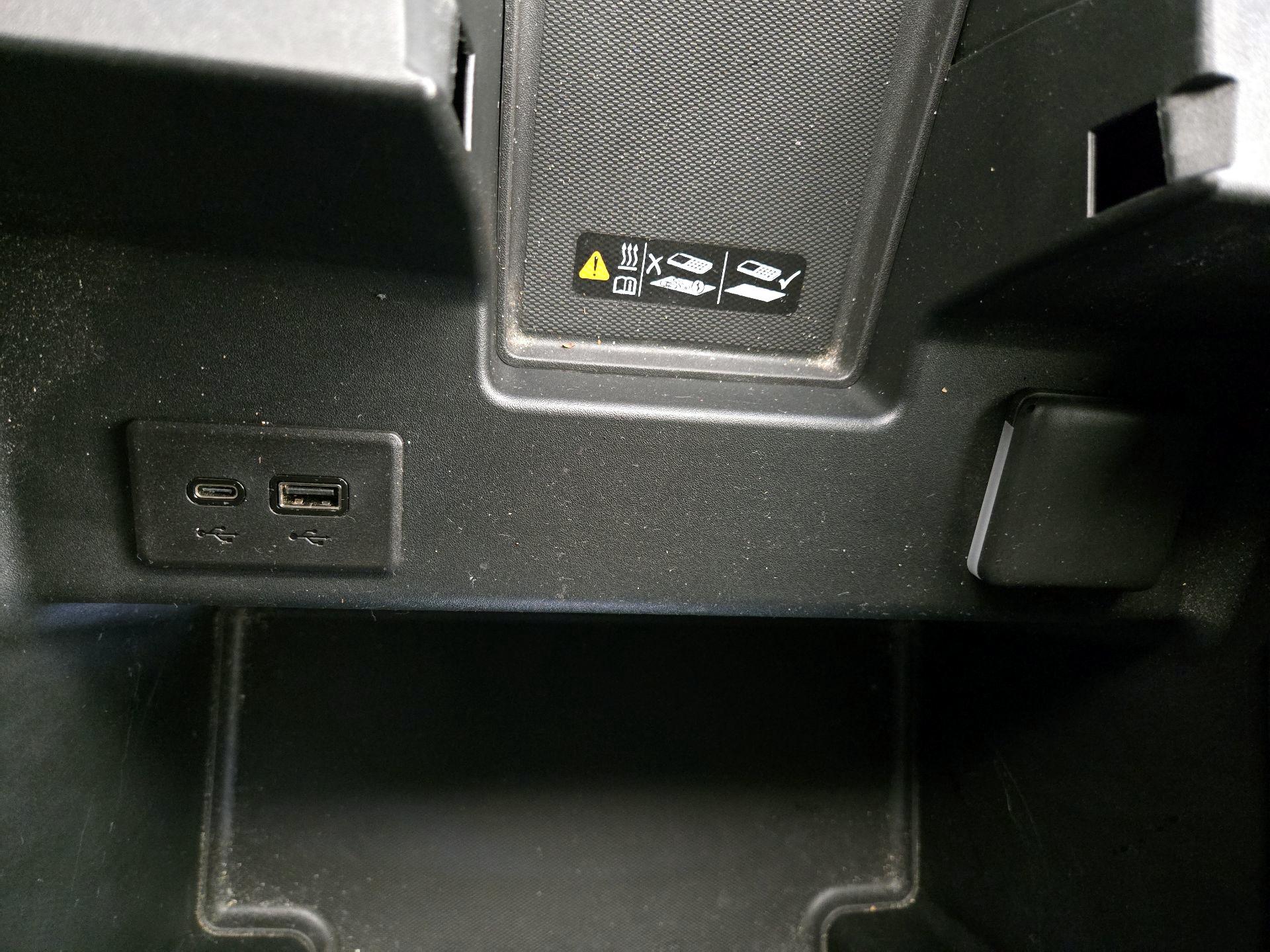 Thumbnail: 2024 GMC Sierra 3500 - 18