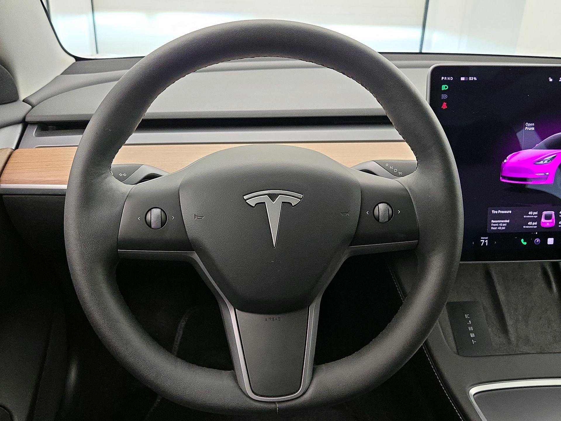 Thumbnail: 2022 Tesla Model 3 - 10