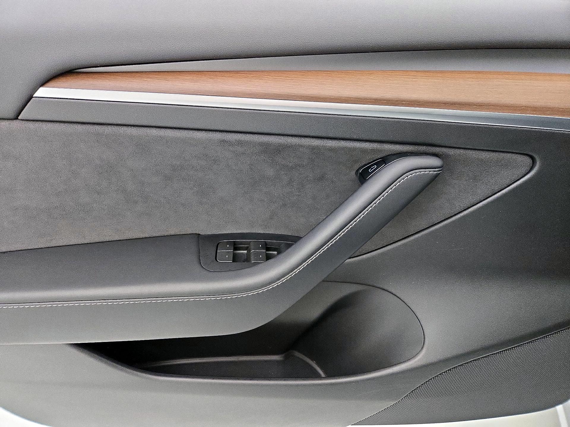 Thumbnail: 2022 Tesla Model 3 - 12