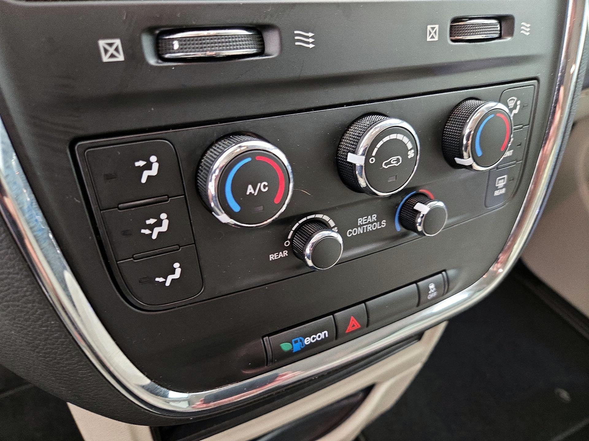Thumbnail: 2018 Dodge Grand Caravan - 16