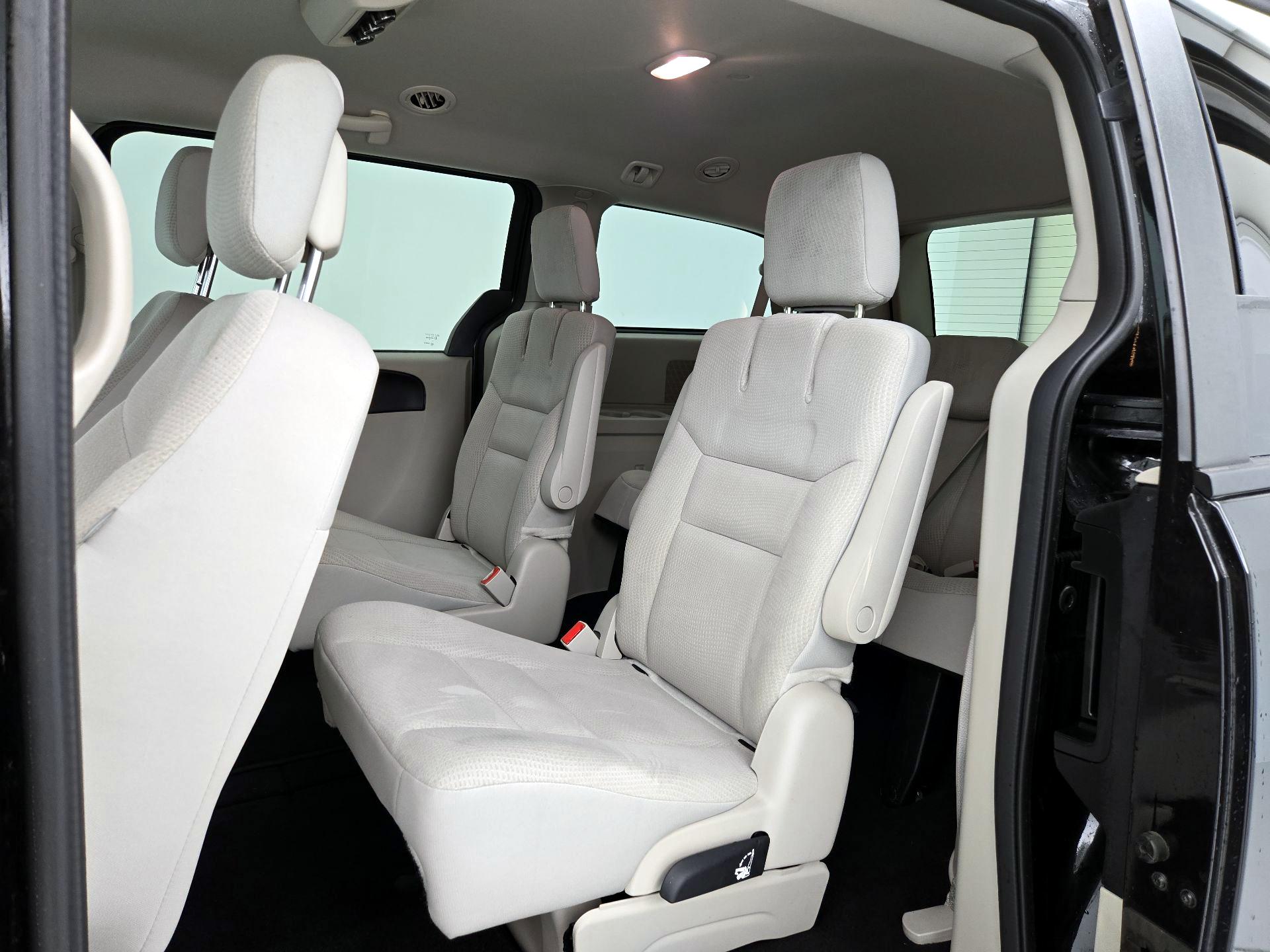 Thumbnail: 2018 Dodge Grand Caravan - 19