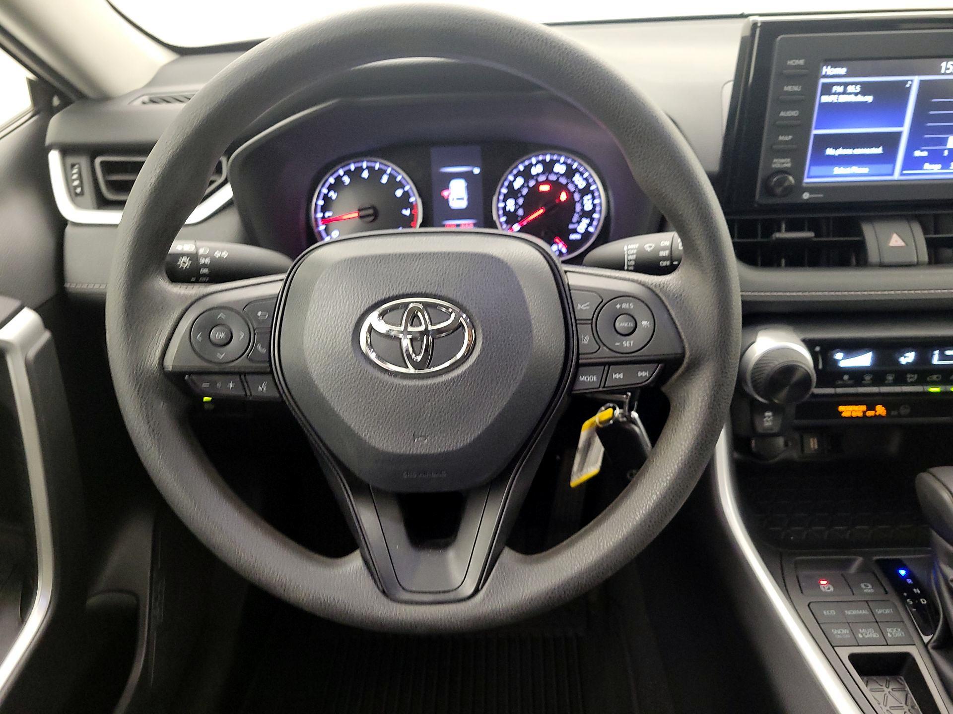 Thumbnail: 2022 Toyota RAV4 - 10