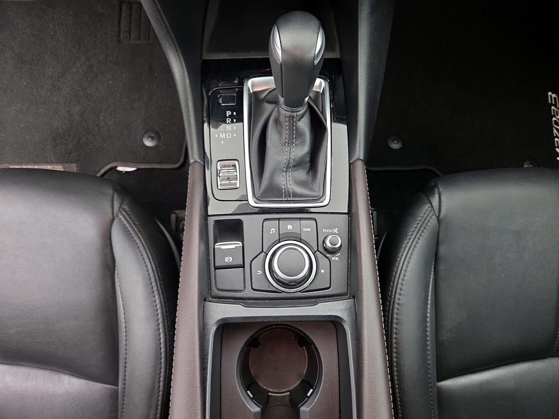 Thumbnail: 2018 Mazda Mazda3 - 17