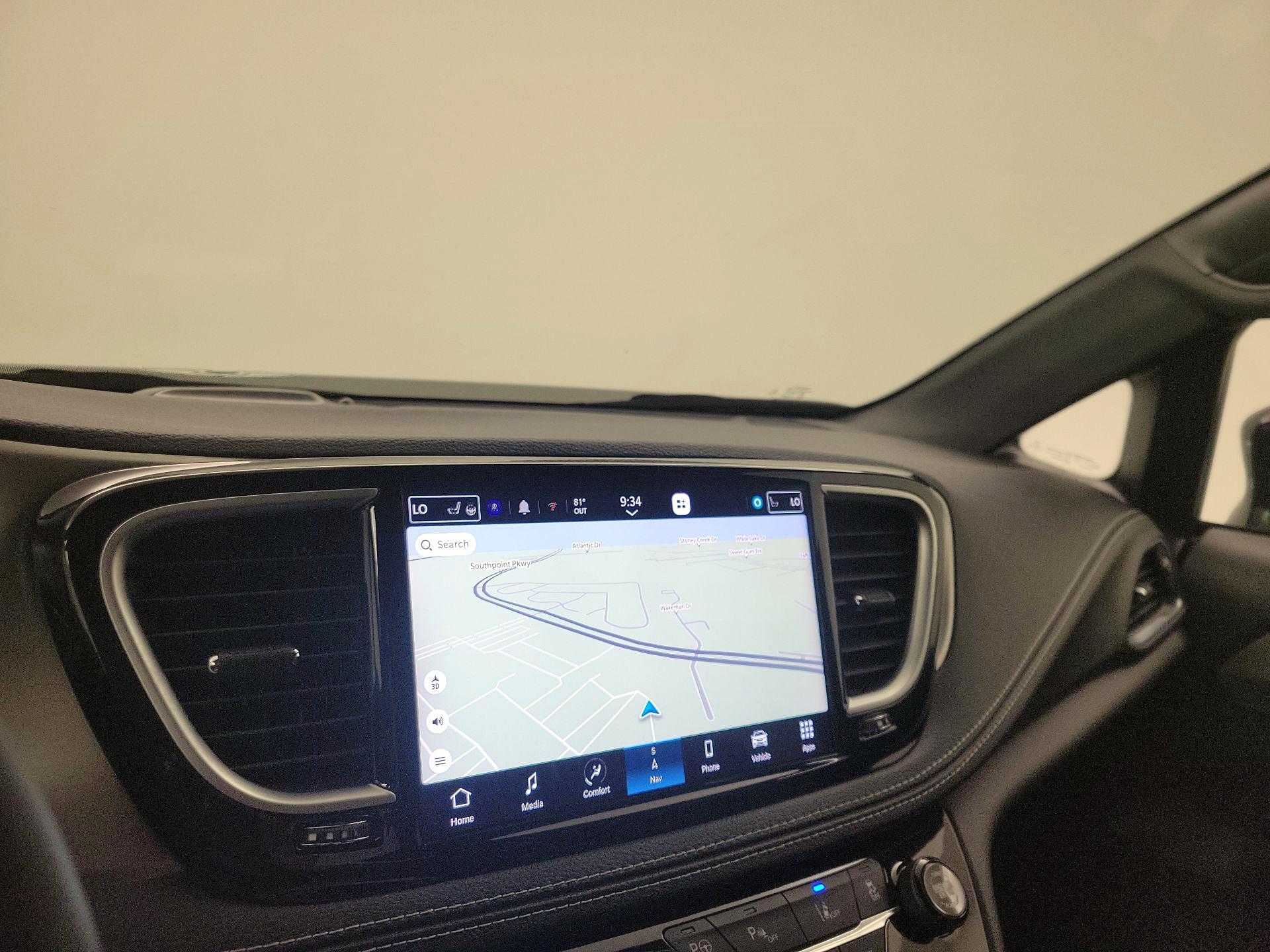 Thumbnail: 2023 Chrysler Pacifica - 14