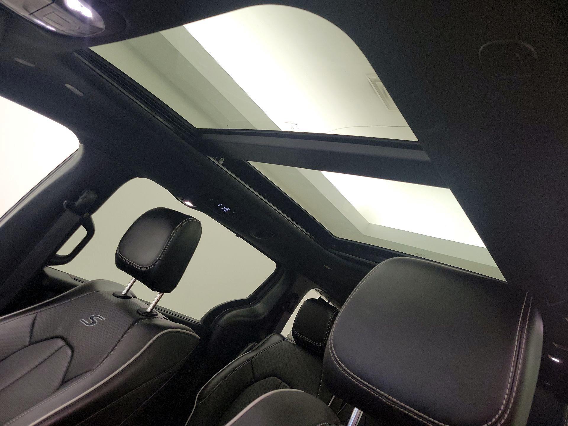 Thumbnail: 2023 Chrysler Pacifica - 20