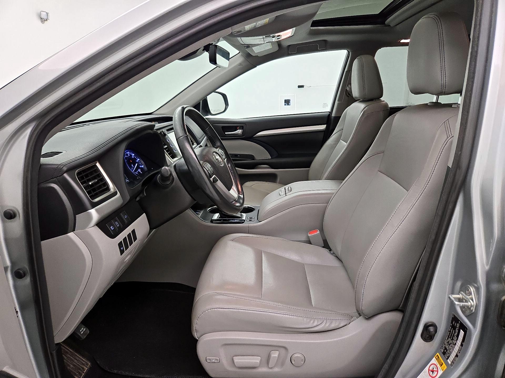 Thumbnail: 2017 Toyota Highlander - 11