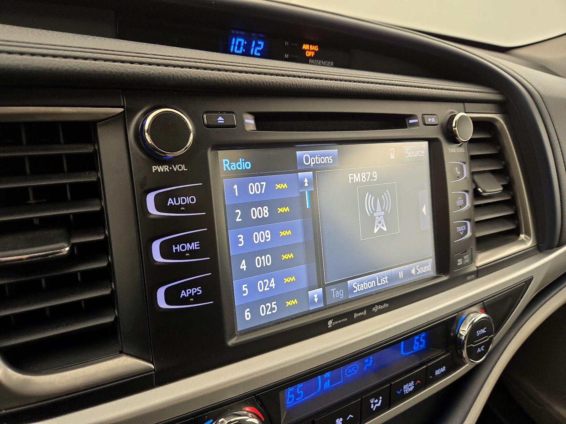 Thumbnail: 2017 Toyota Highlander - 16