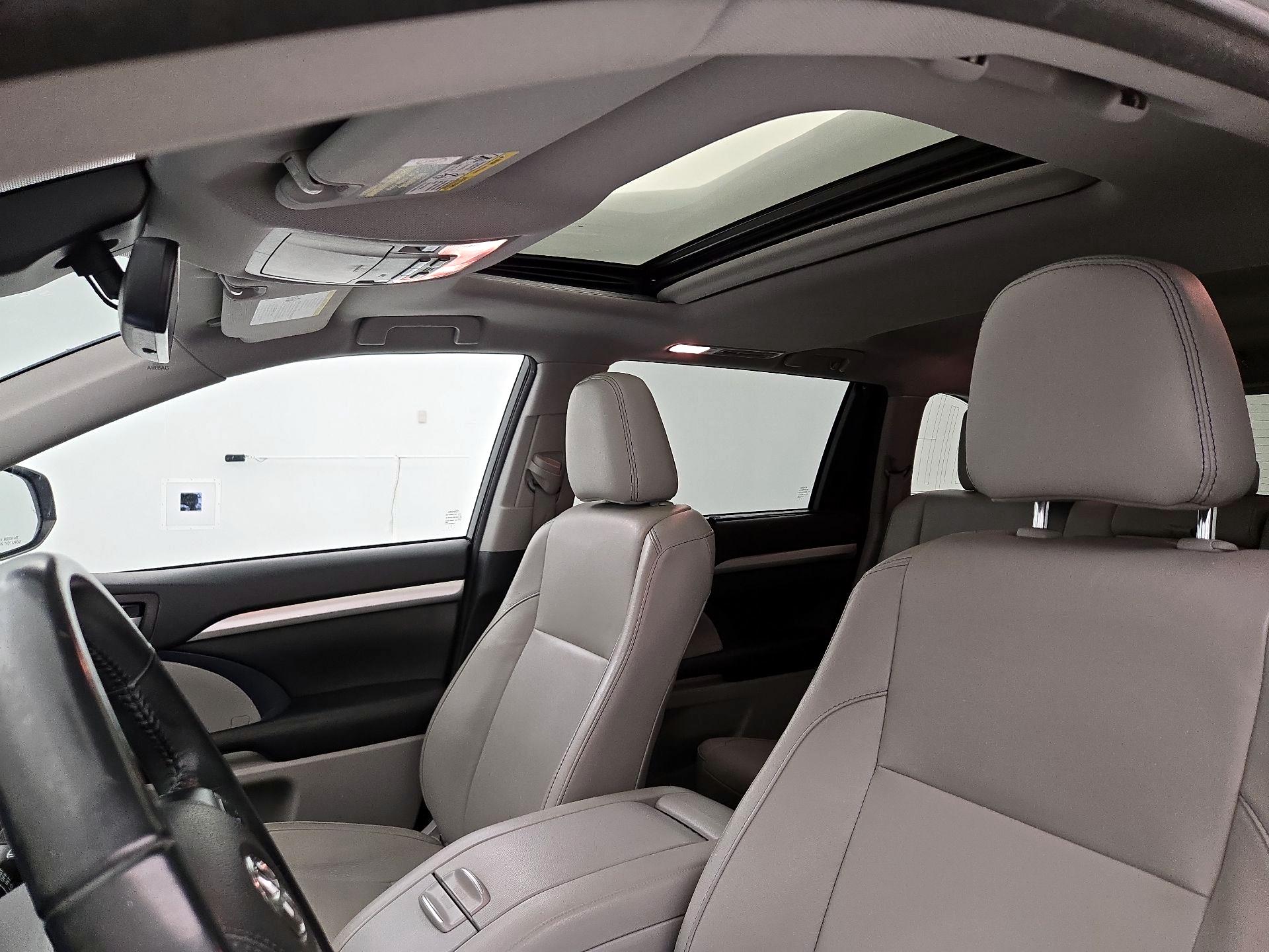 Thumbnail: 2017 Toyota Highlander - 20