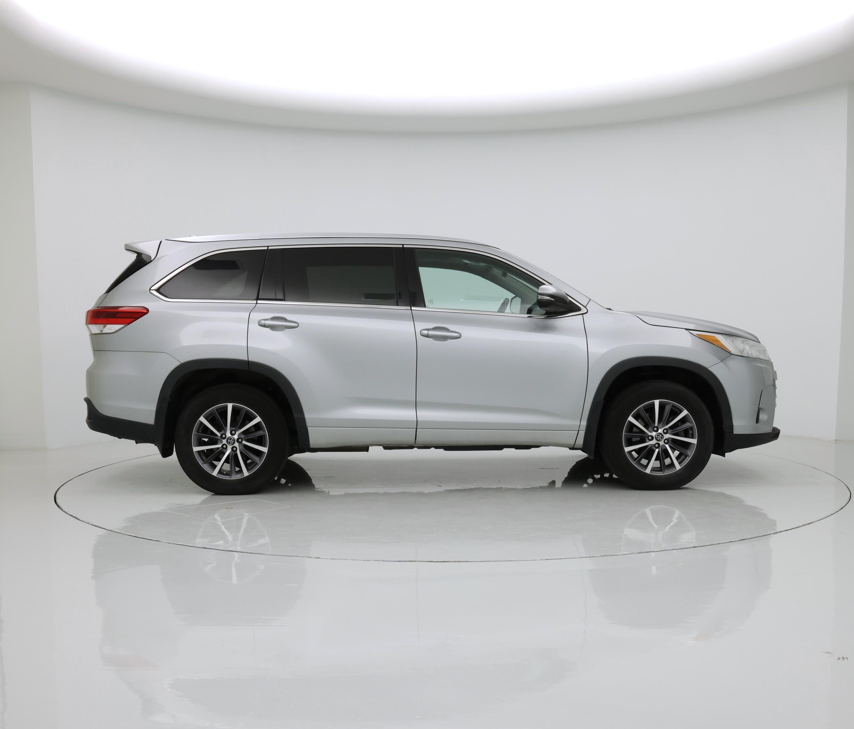 Thumbnail: 2017 Toyota Highlander - 7