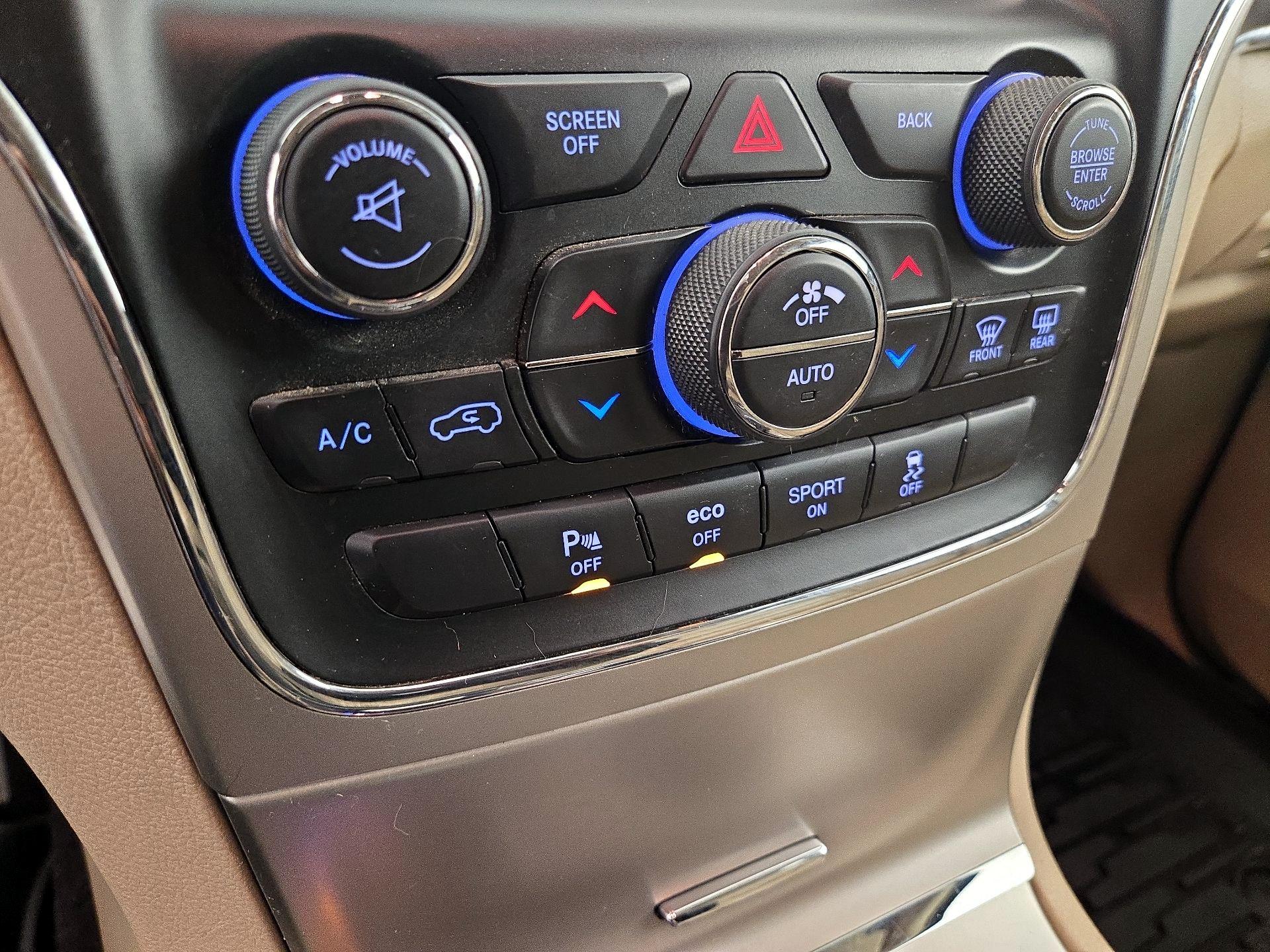 Thumbnail: 2016 Jeep Grand Cherokee - 17