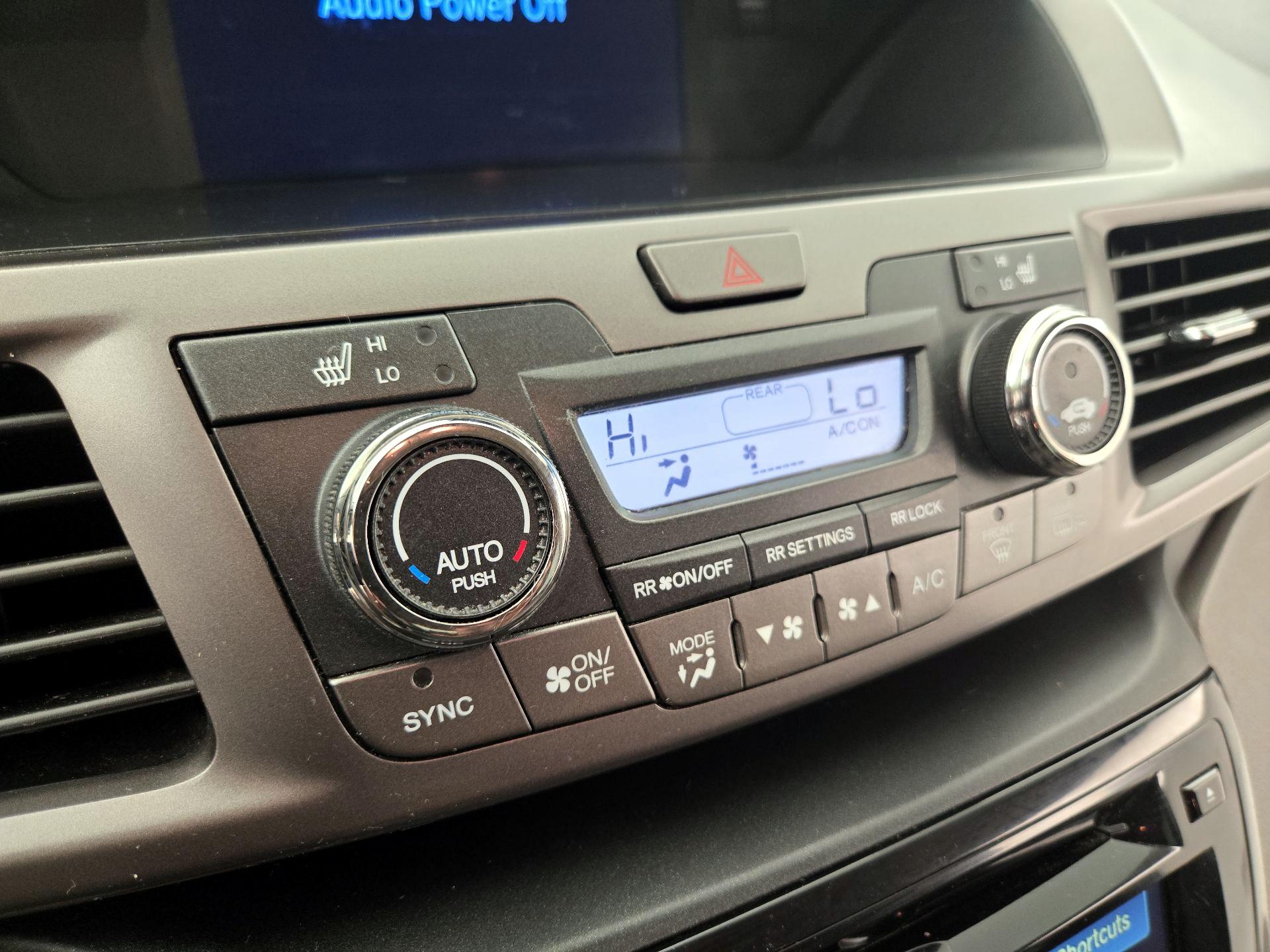 Thumbnail: 2015 Honda Odyssey - 16