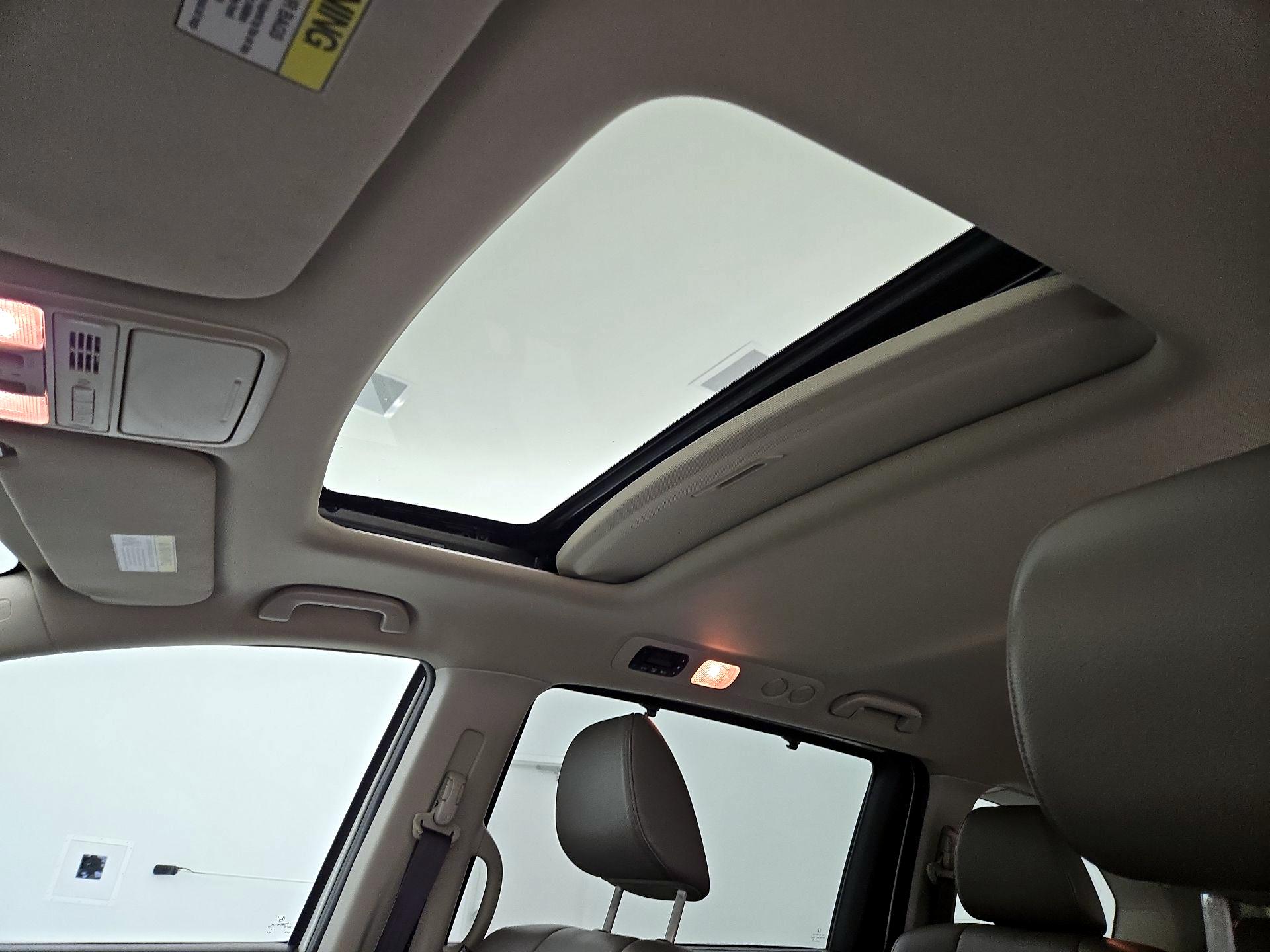 Thumbnail: 2015 Honda Odyssey - 19