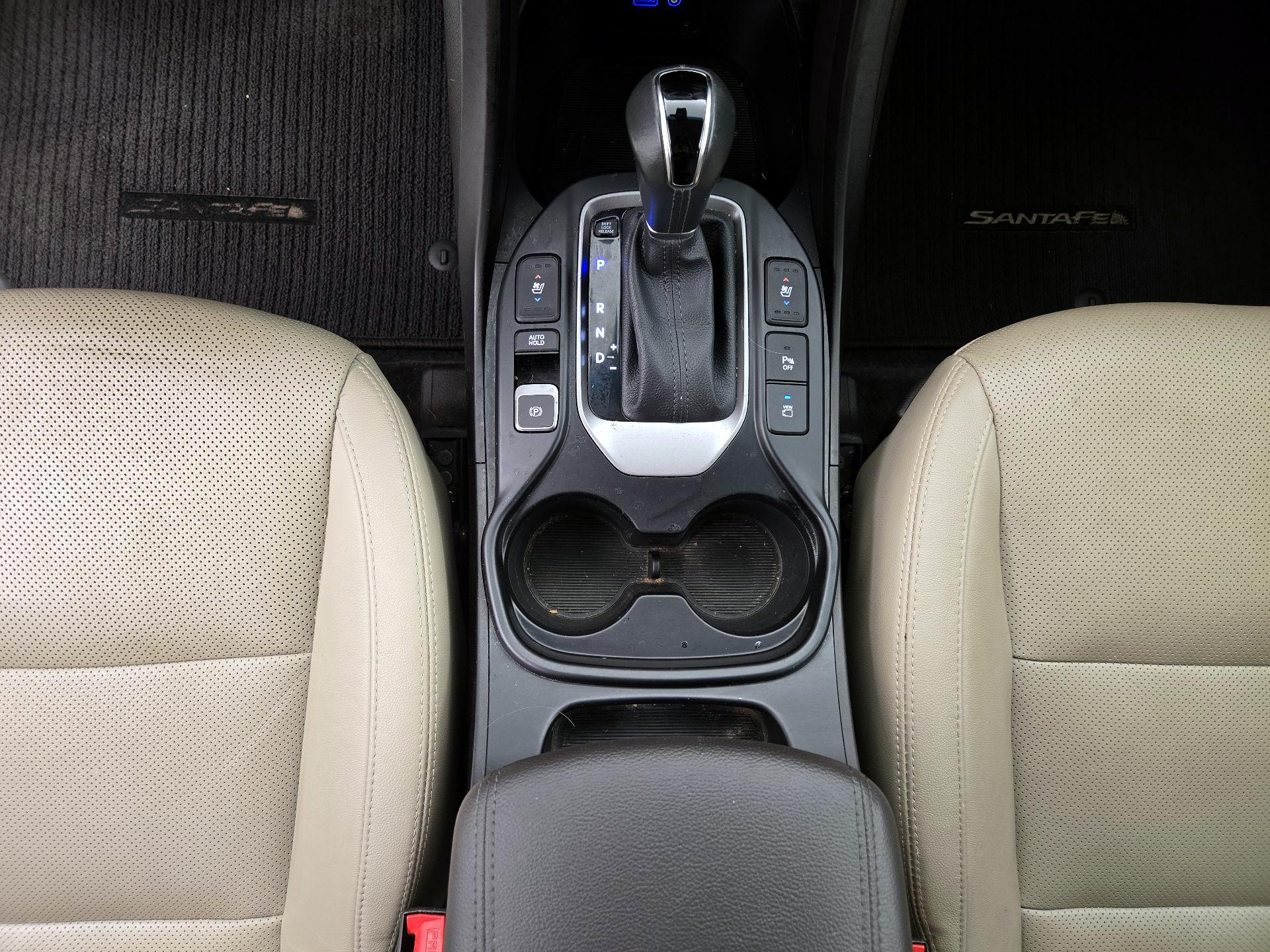 Thumbnail: 2019 Hyundai Santa Fe - 18