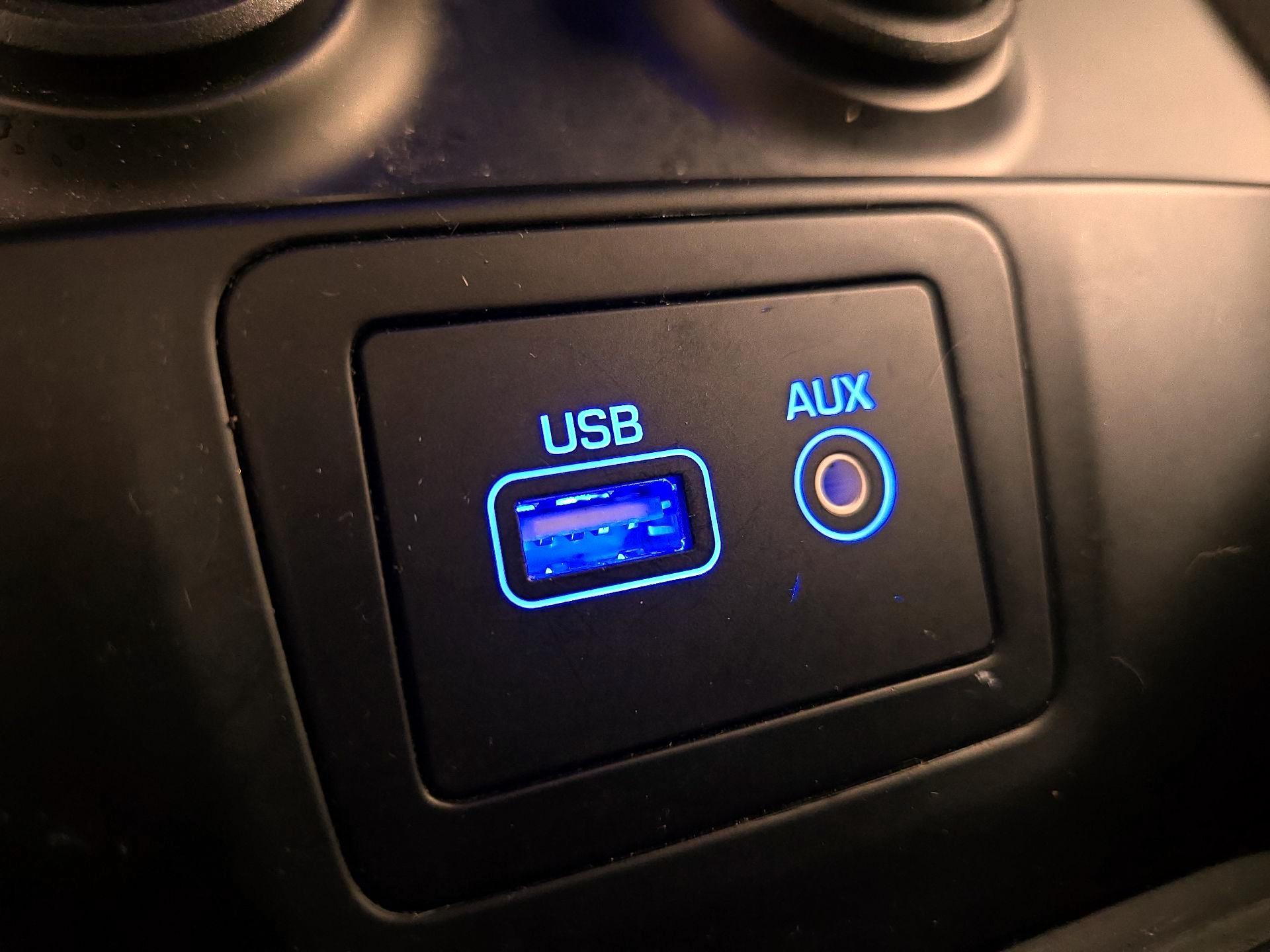 Thumbnail: 2019 Hyundai Santa Fe - 19