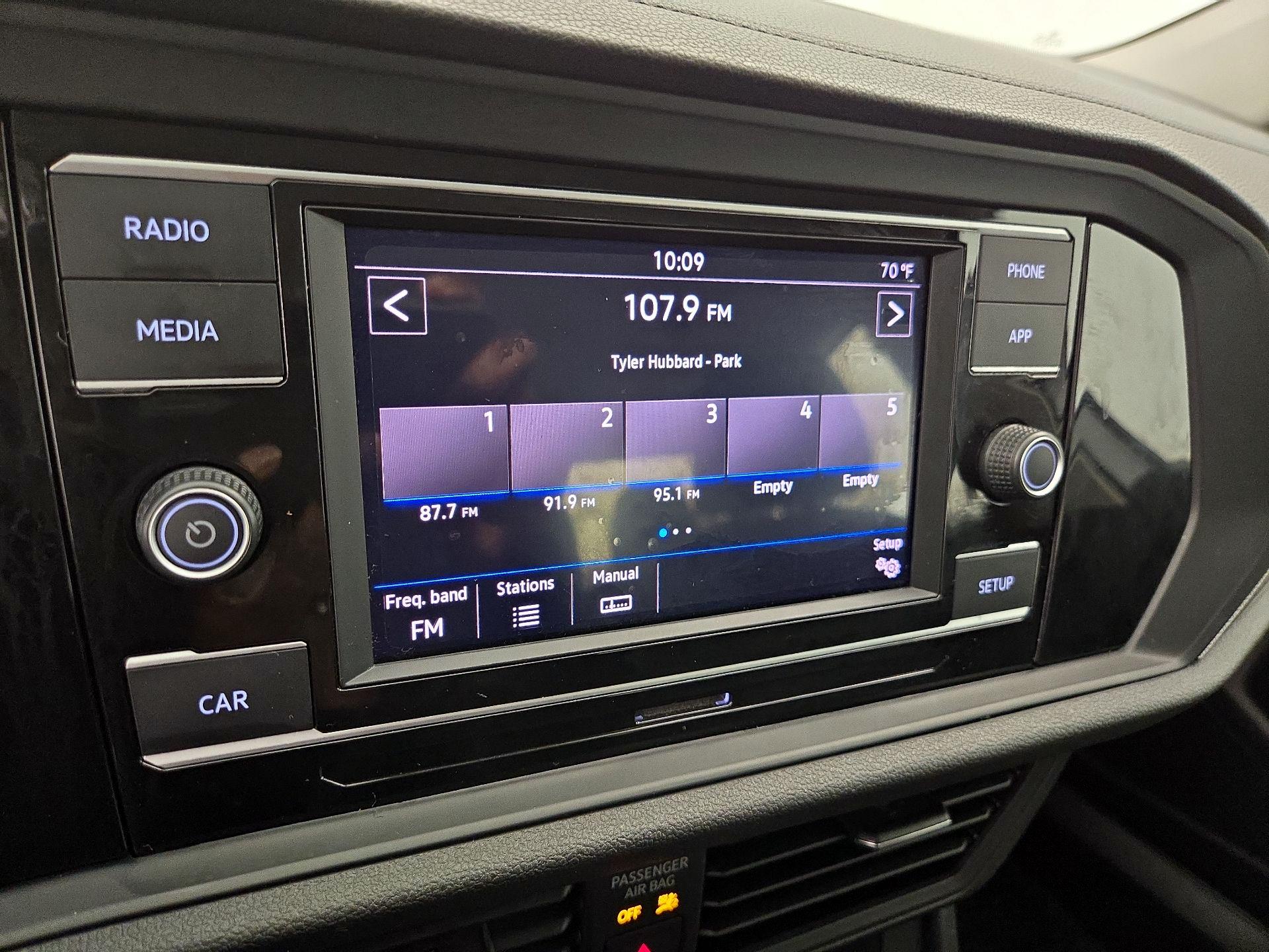 Thumbnail: 2019 Volkswagen Jetta - 15