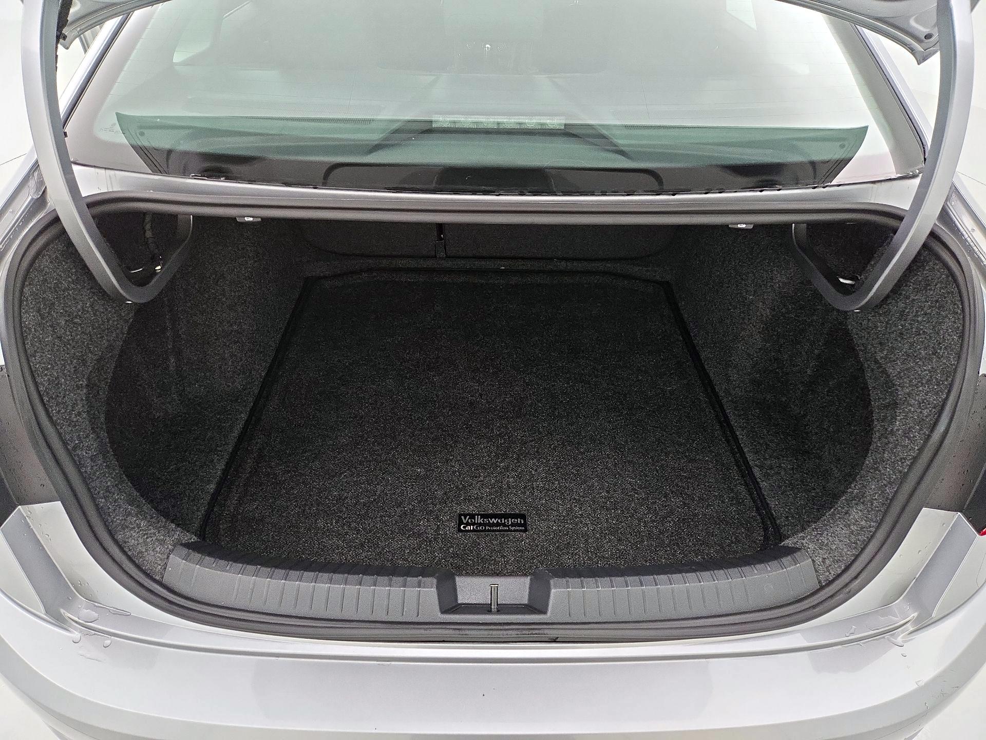 Thumbnail: 2019 Volkswagen Jetta - 20