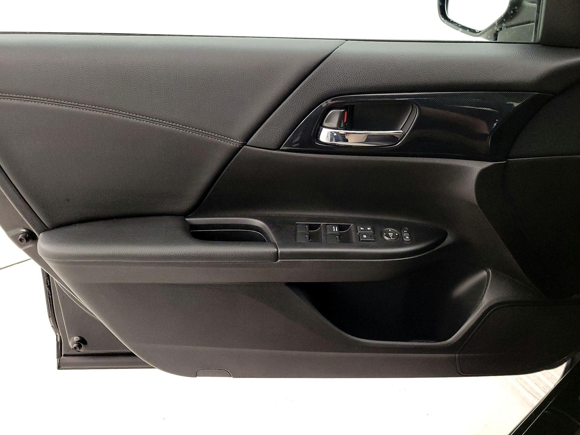 Thumbnail: 2015 Honda Accord - 12