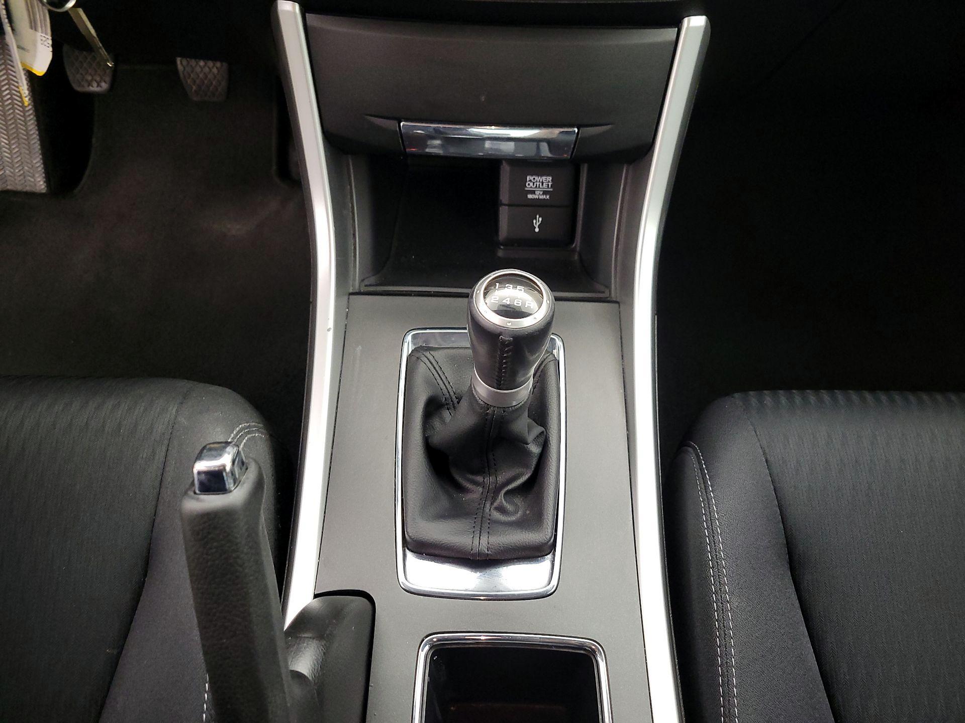 Thumbnail: 2015 Honda Accord - 17