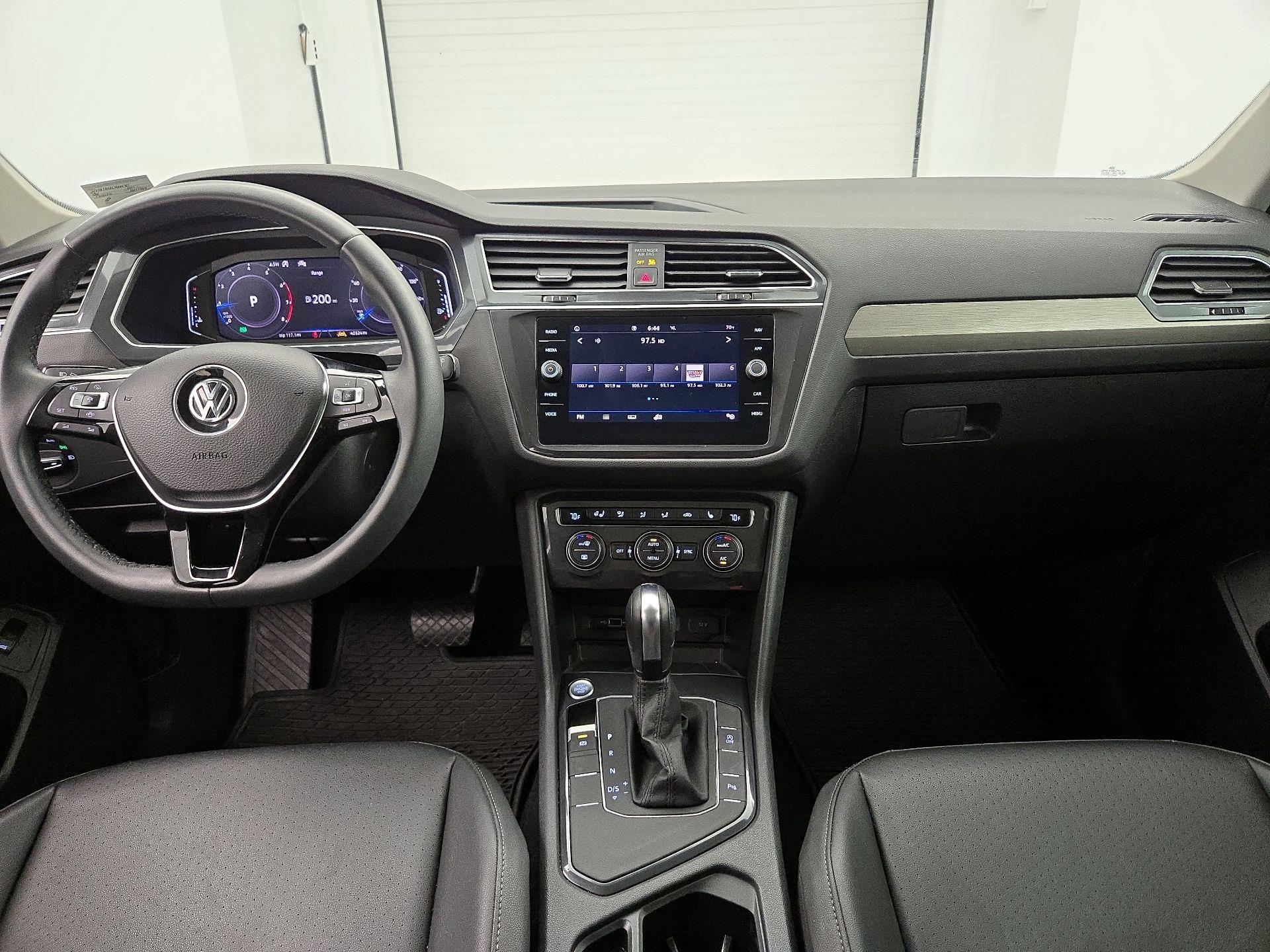 Thumbnail: 2020 Volkswagen Tiguan - 9