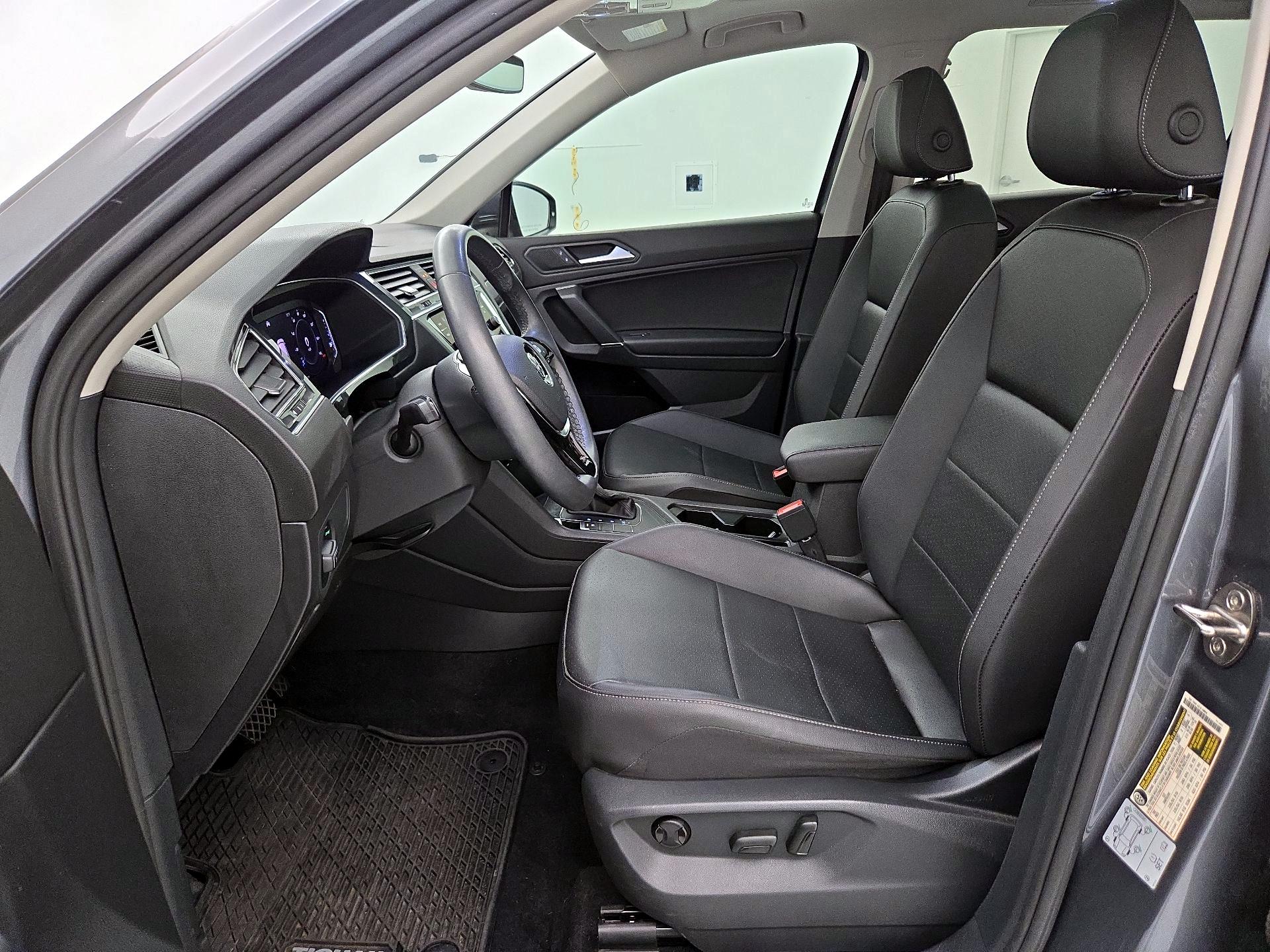 Thumbnail: 2020 Volkswagen Tiguan - 11
