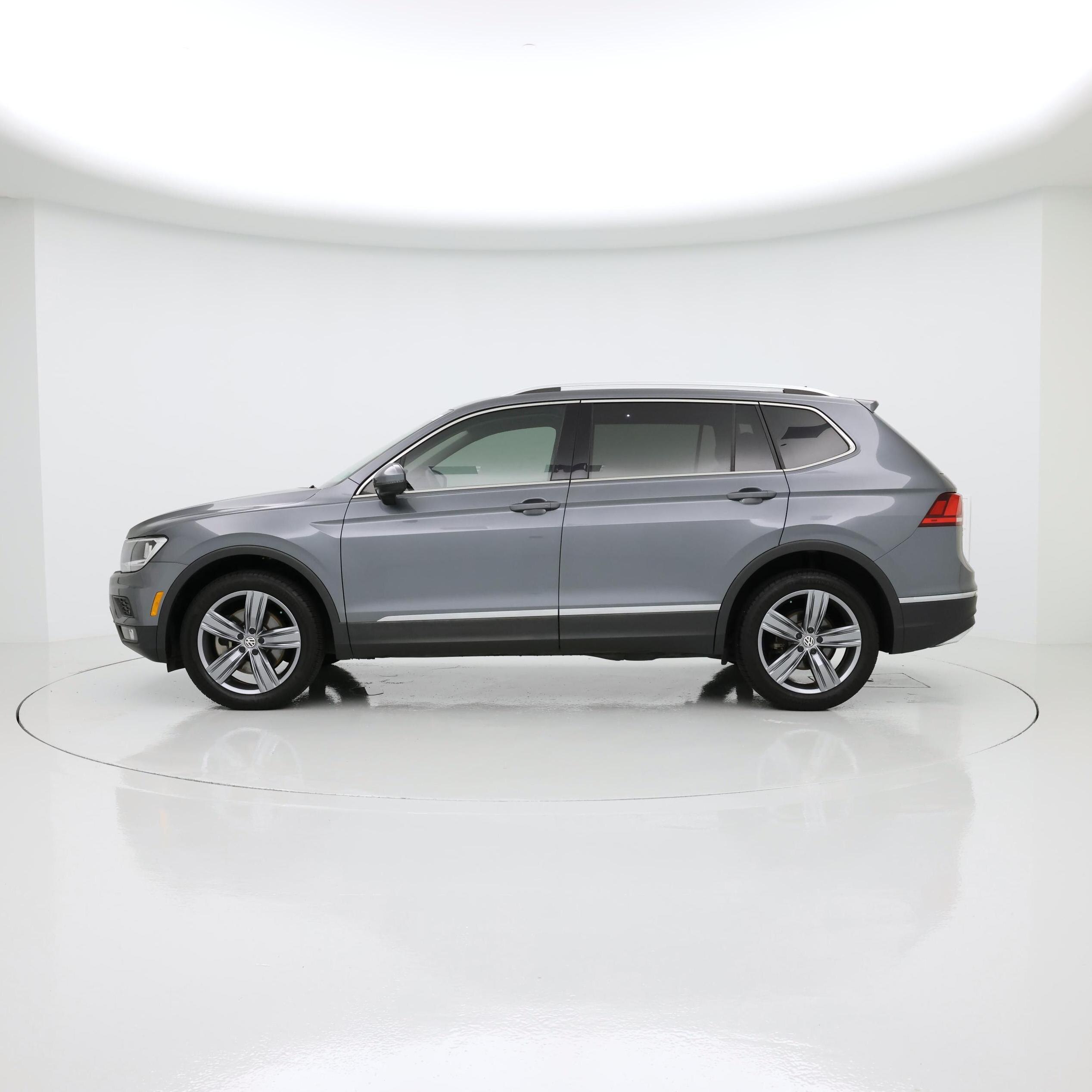 Thumbnail: 2020 Volkswagen Tiguan - 3