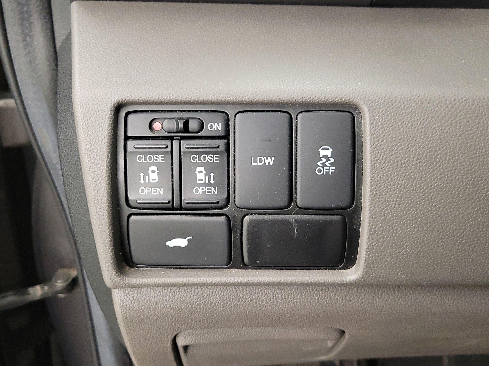 Thumbnail: 2014 Honda Odyssey - 13