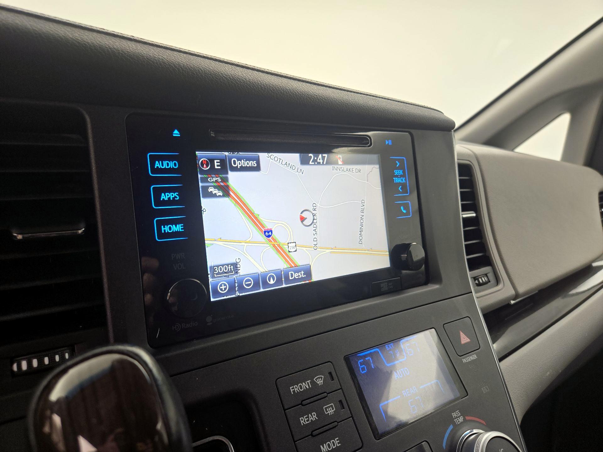 Thumbnail: 2015 Toyota Sienna - 14