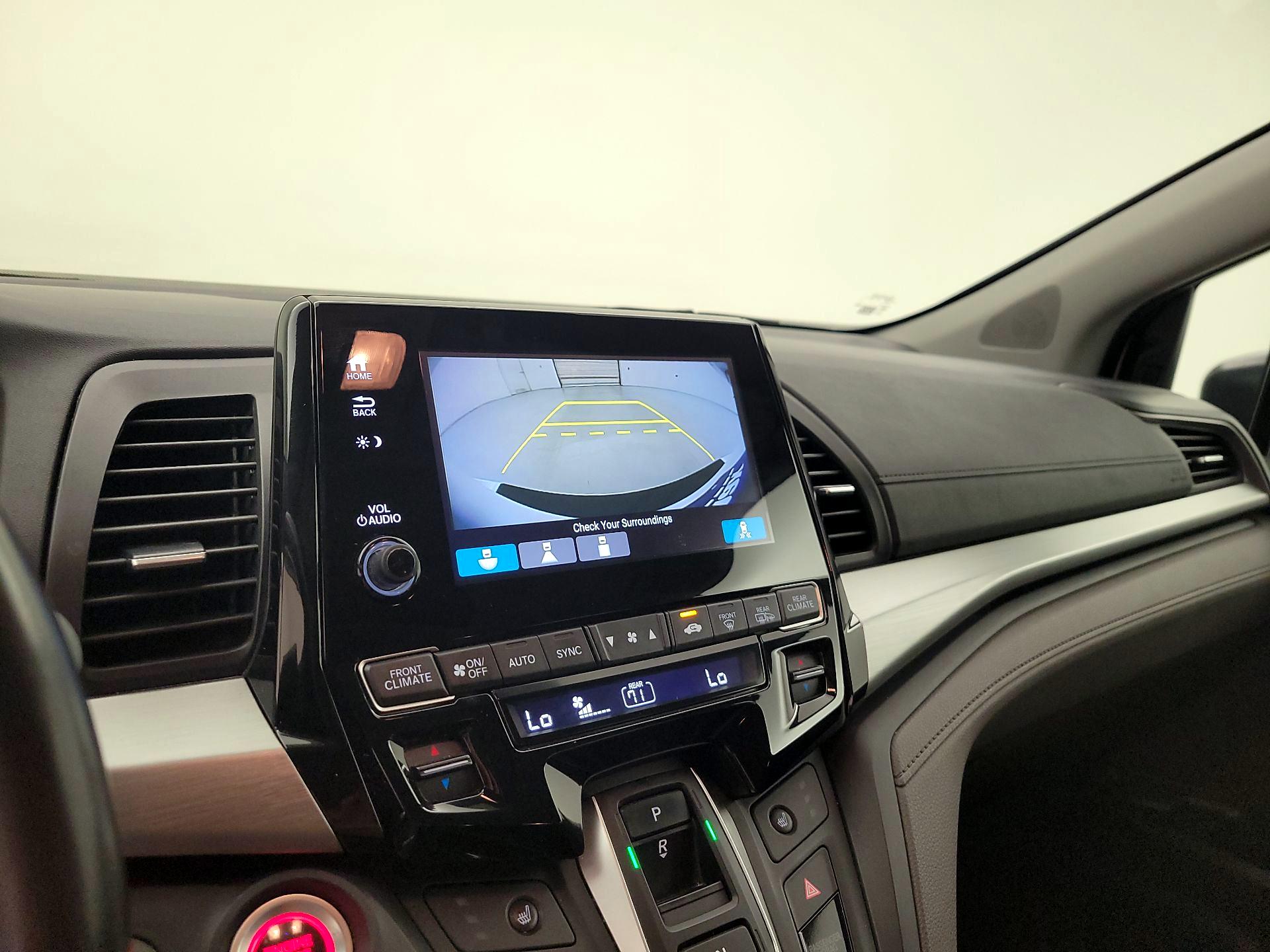 Thumbnail: 2018 Honda Odyssey - 14