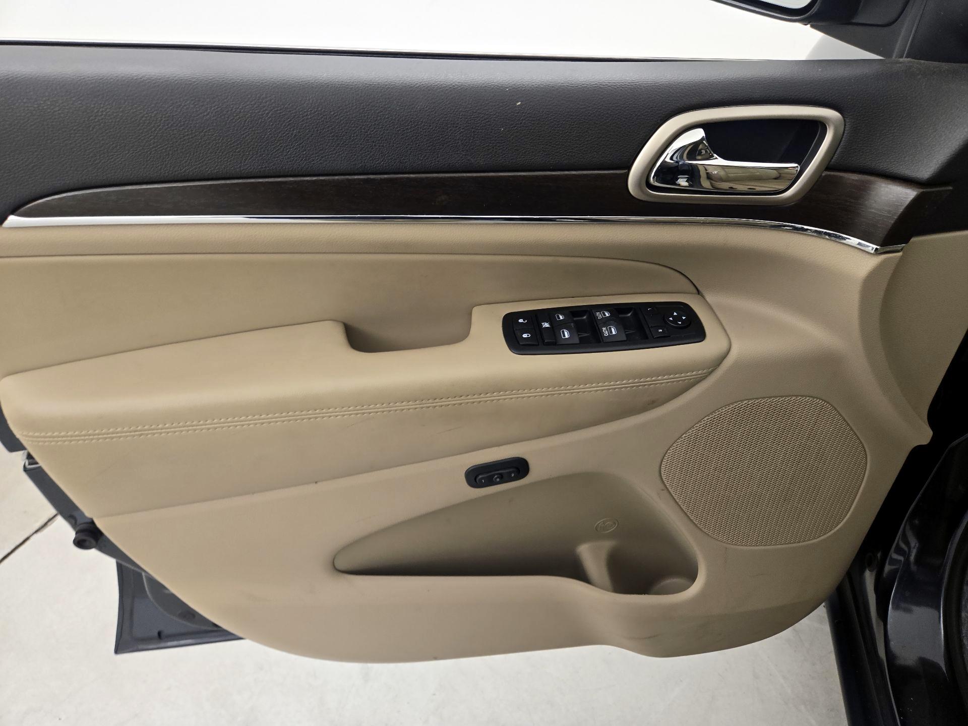 Thumbnail: 2014 Jeep Grand Cherokee - 12