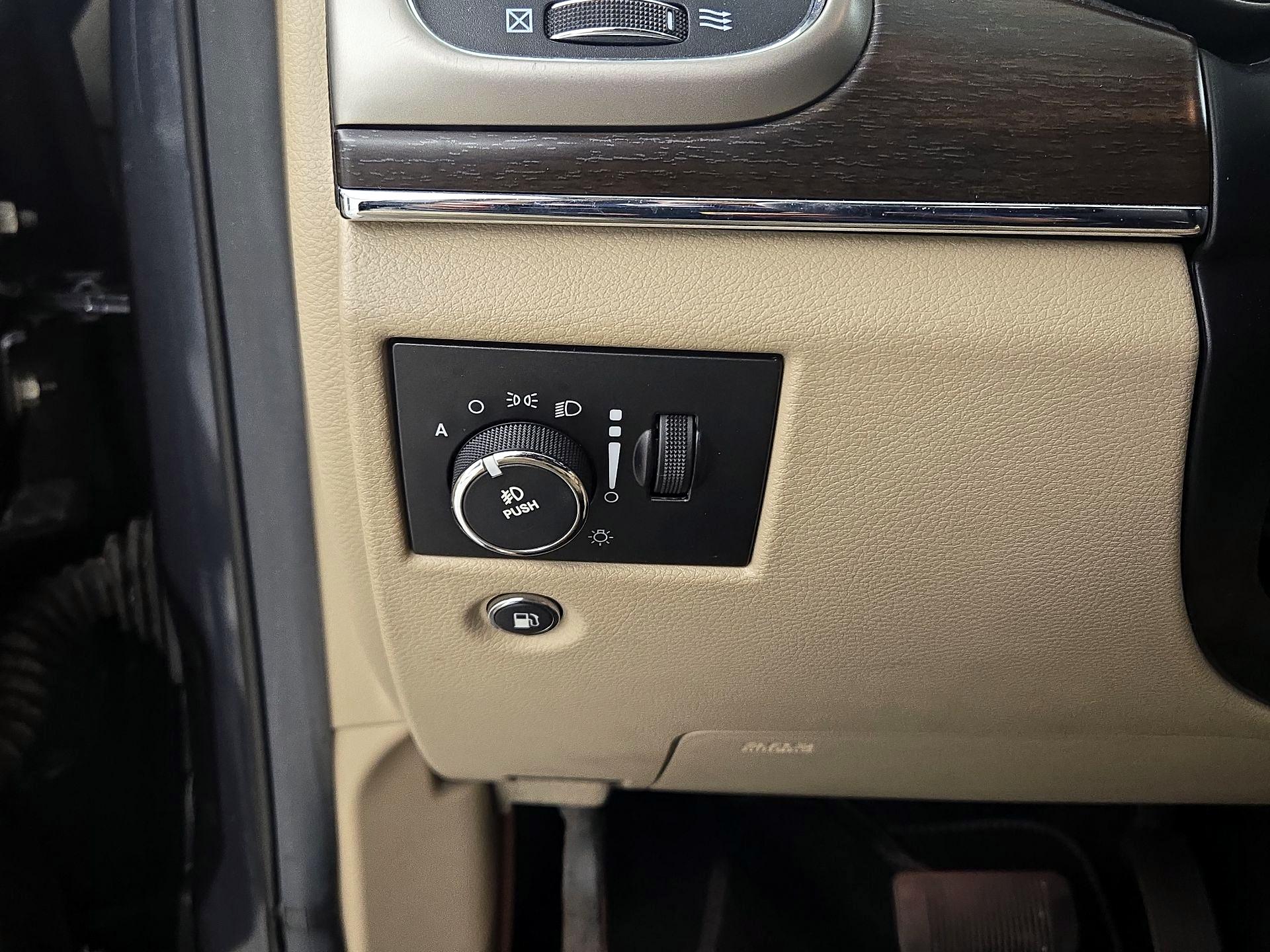 Thumbnail: 2014 Jeep Grand Cherokee - 13