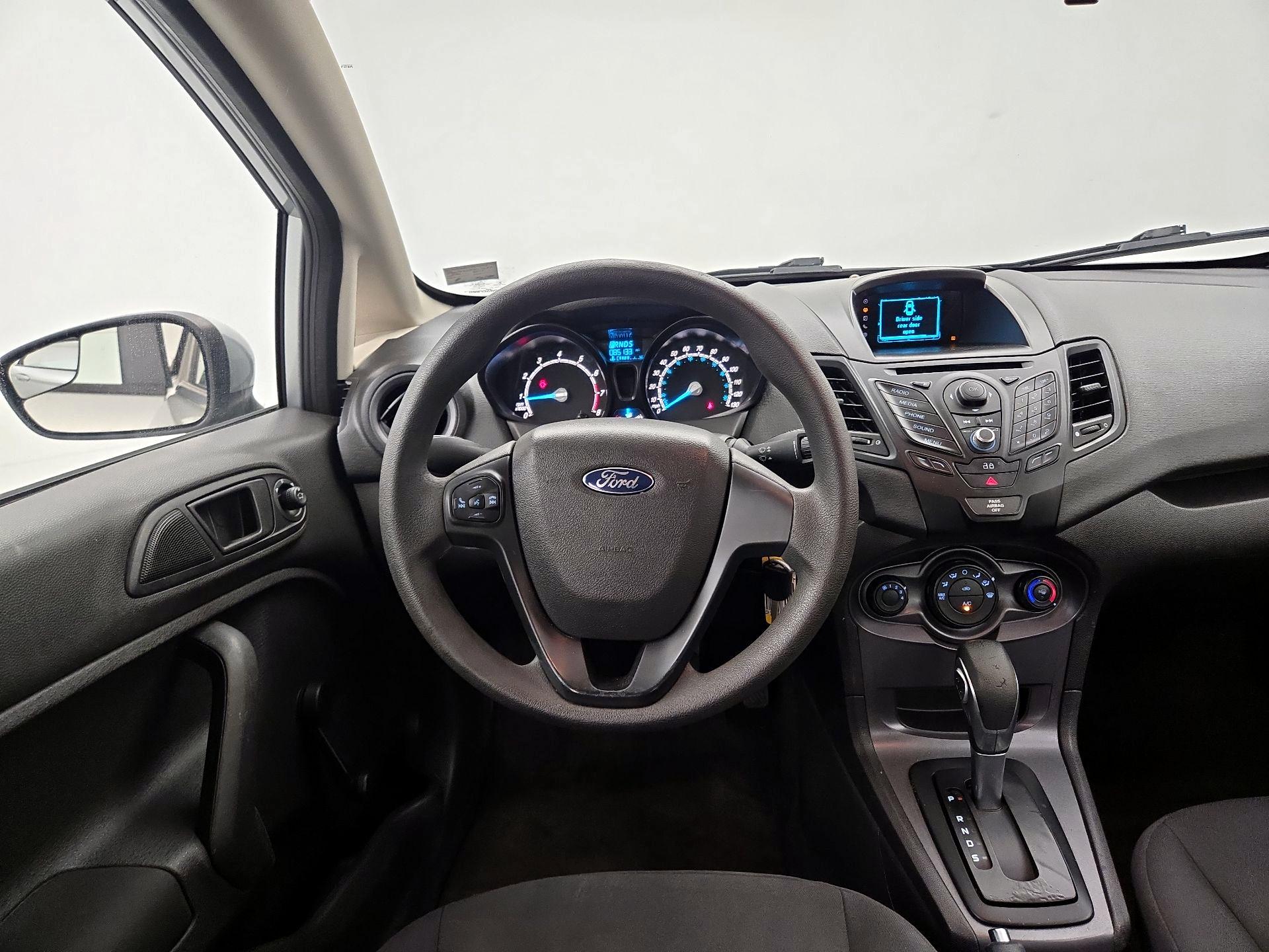 Thumbnail: 2015 Ford Fiesta - 10