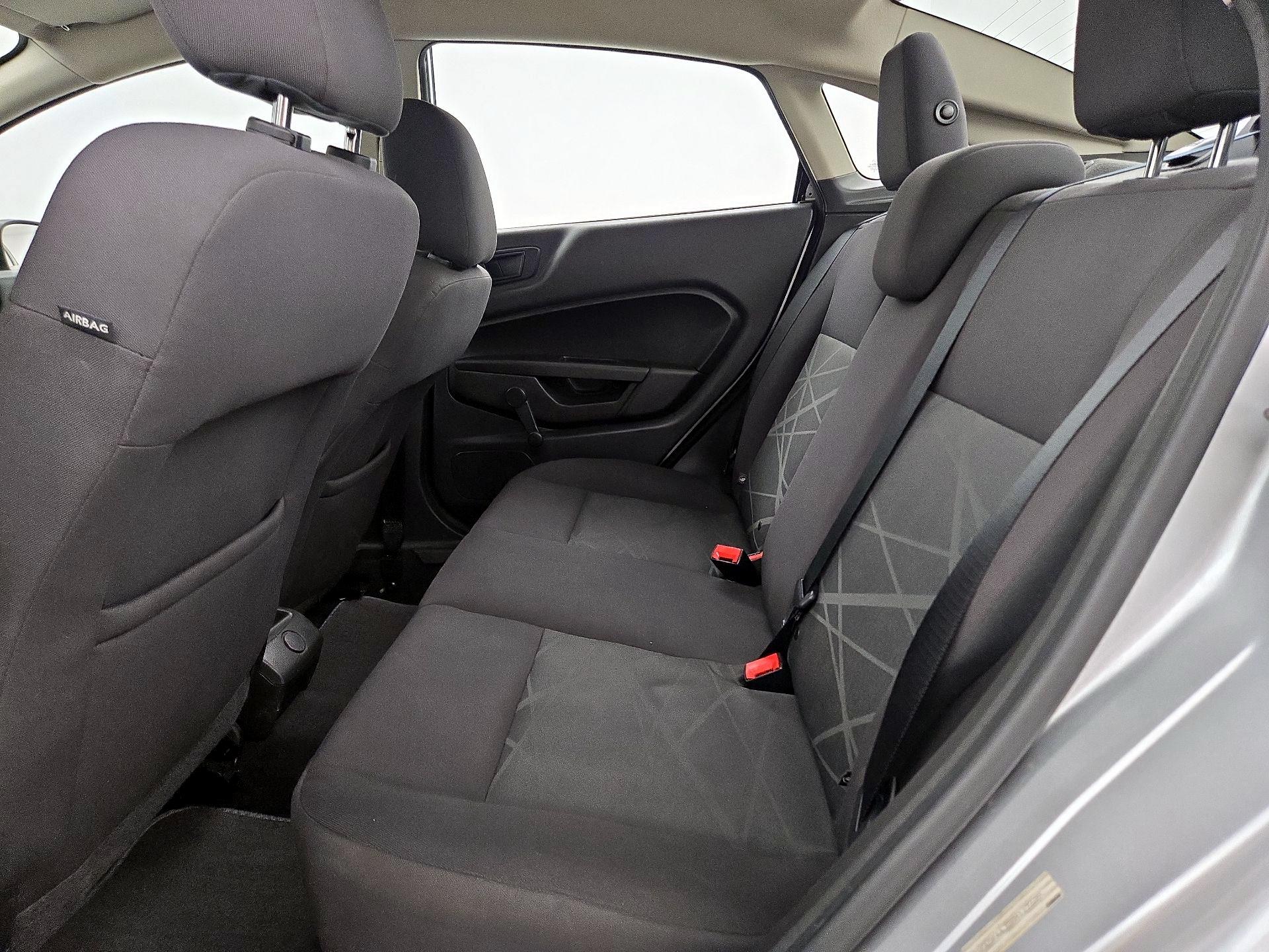 Thumbnail: 2015 Ford Fiesta - 18