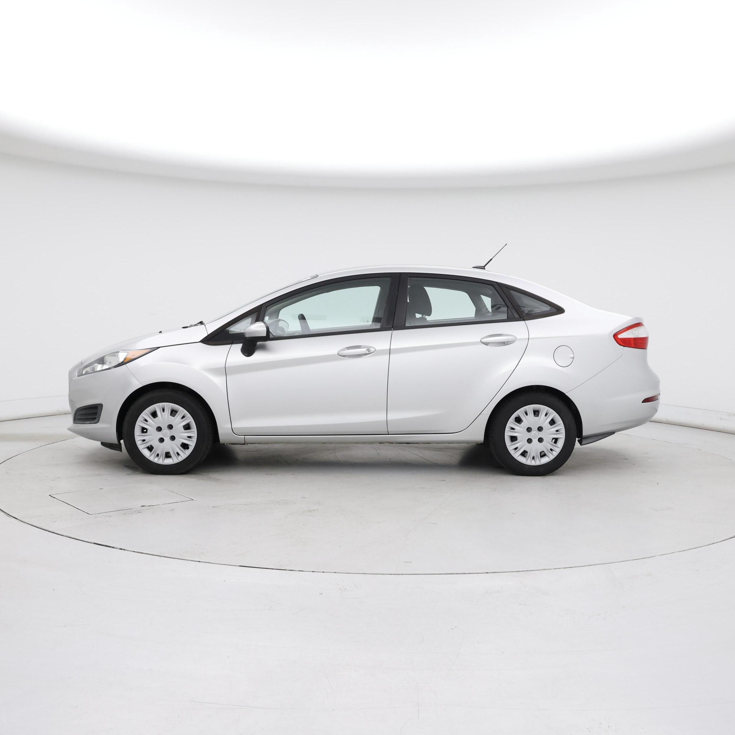 Thumbnail: 2015 Ford Fiesta - 3