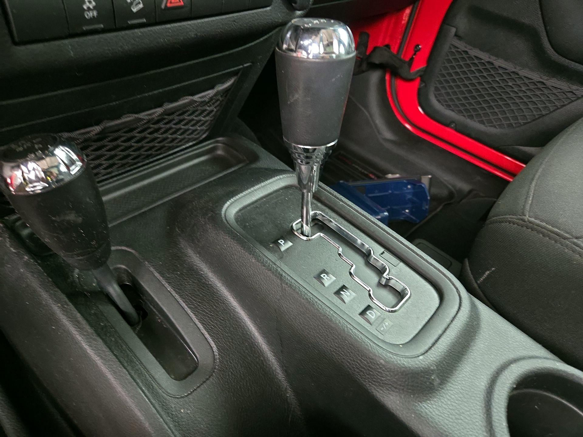 Thumbnail: 2017 Jeep Wrangler - 15