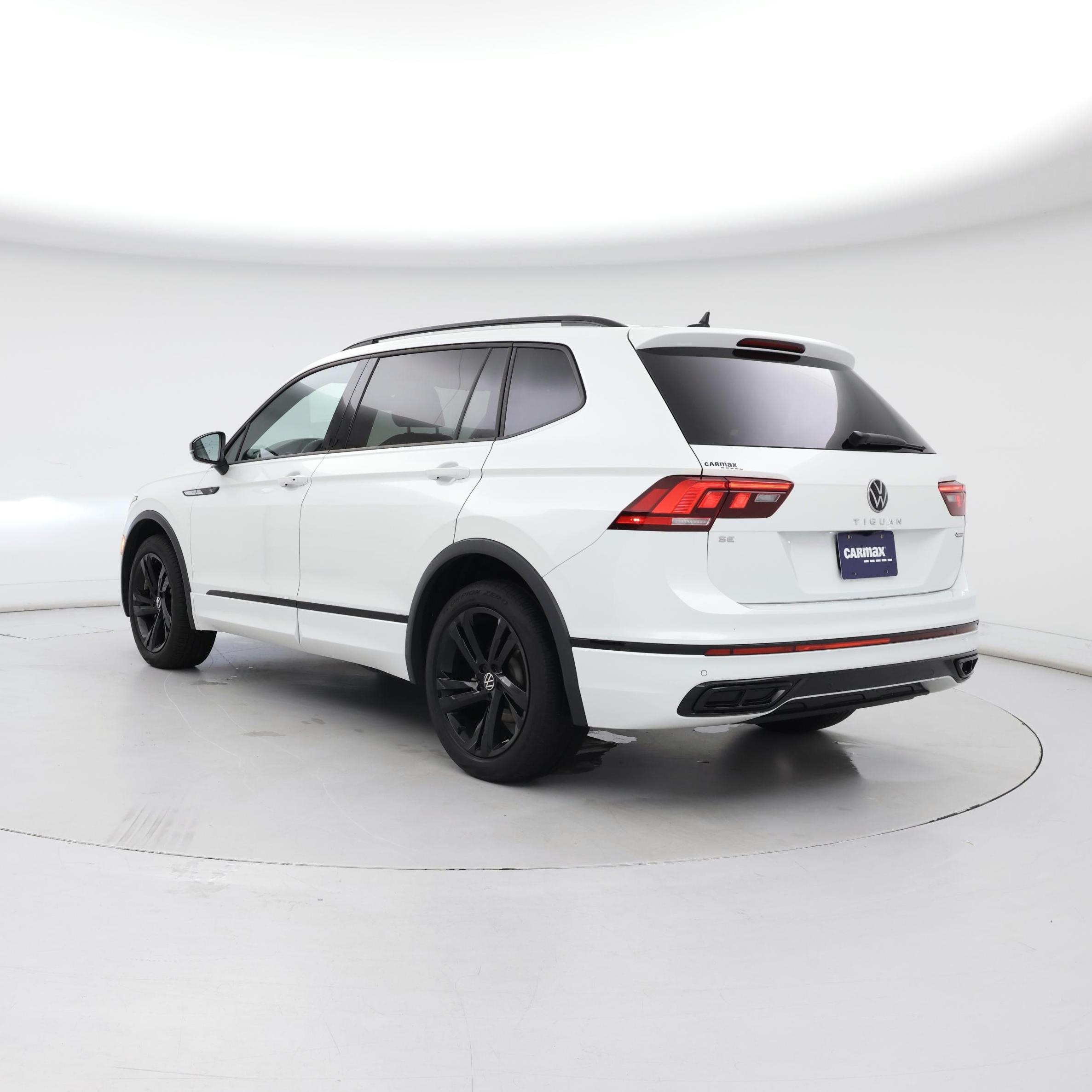 Thumbnail: 2023 Volkswagen Tiguan - 2