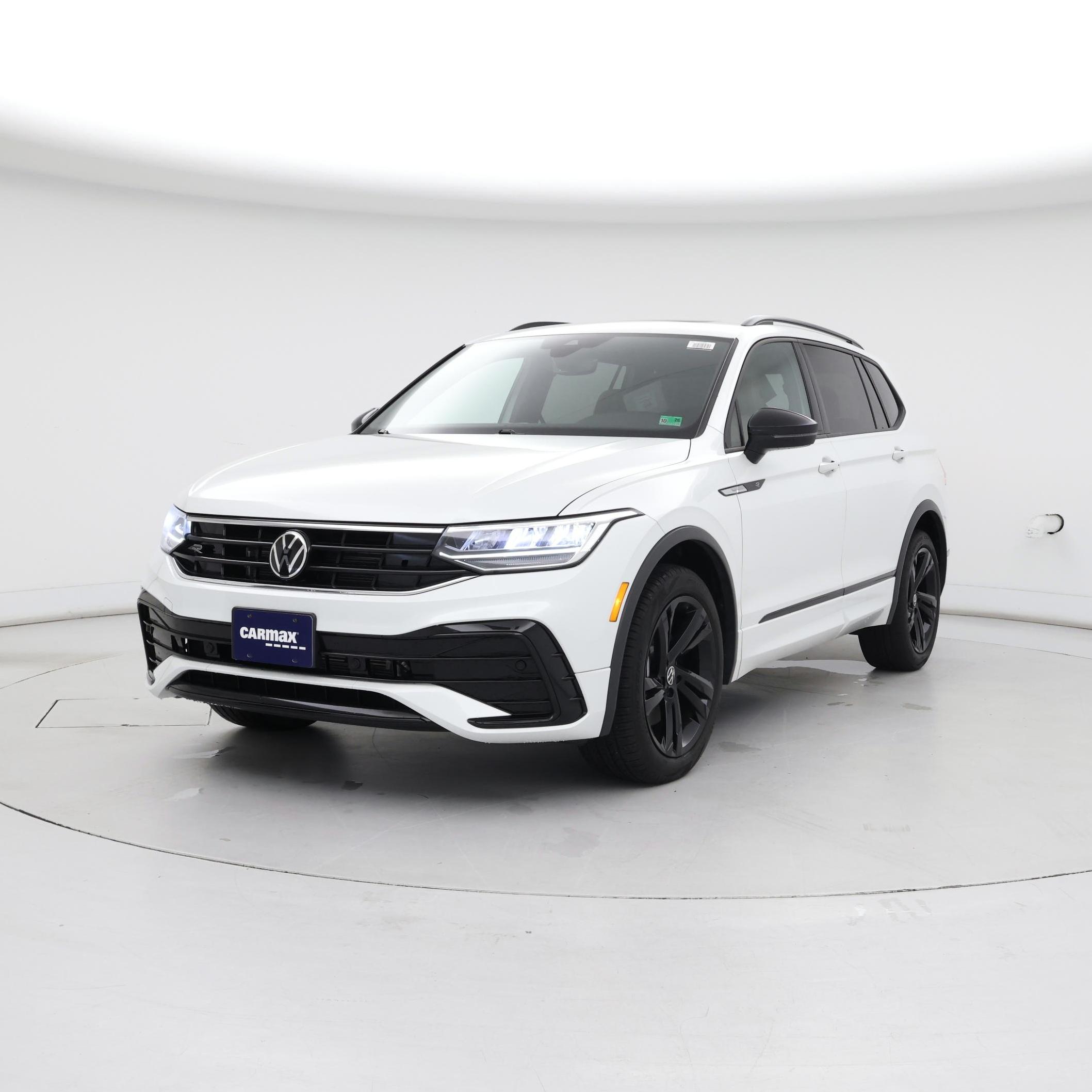 Thumbnail: 2023 Volkswagen Tiguan - 4