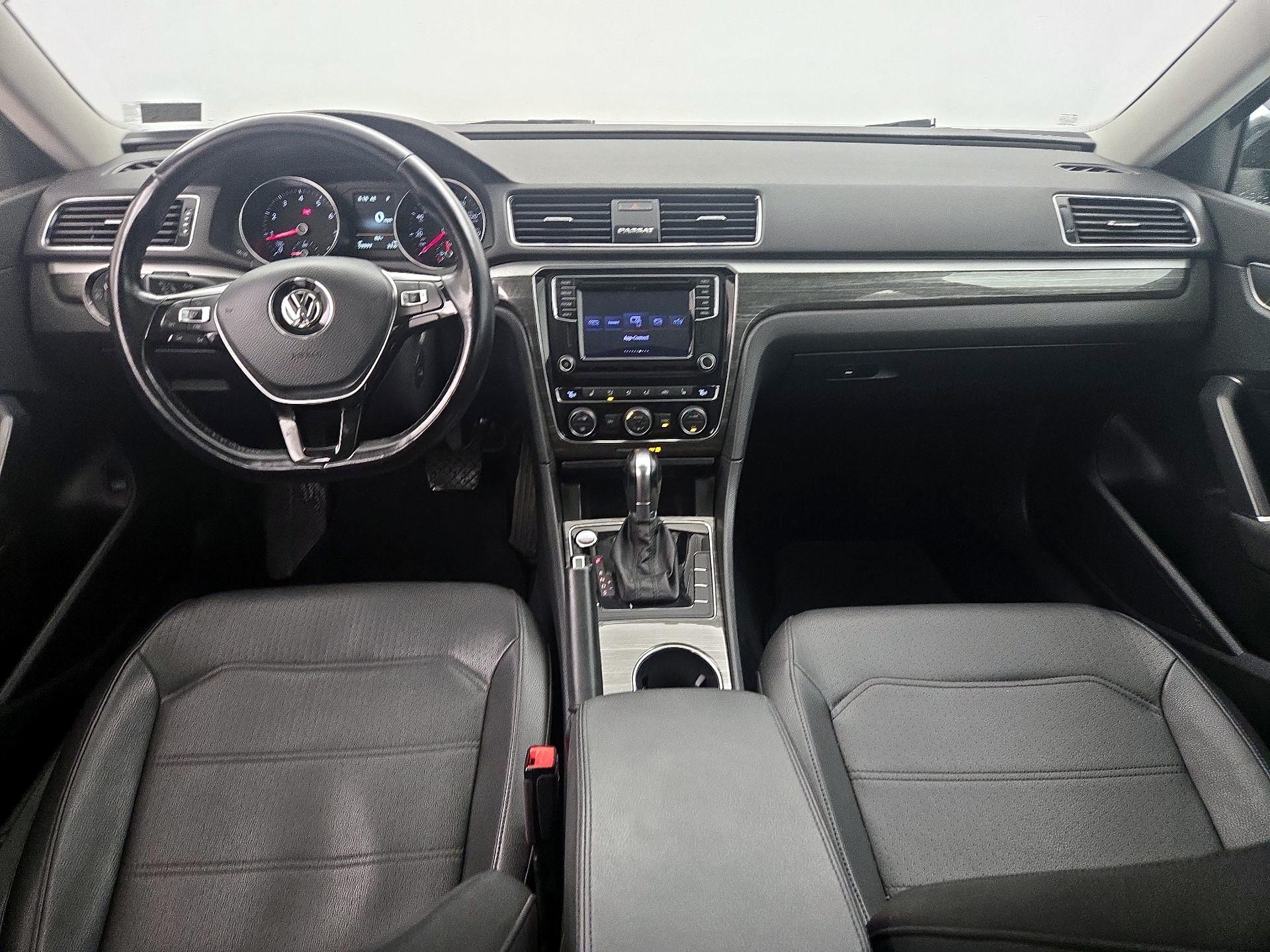 Thumbnail: 2018 Volkswagen Passat - 9