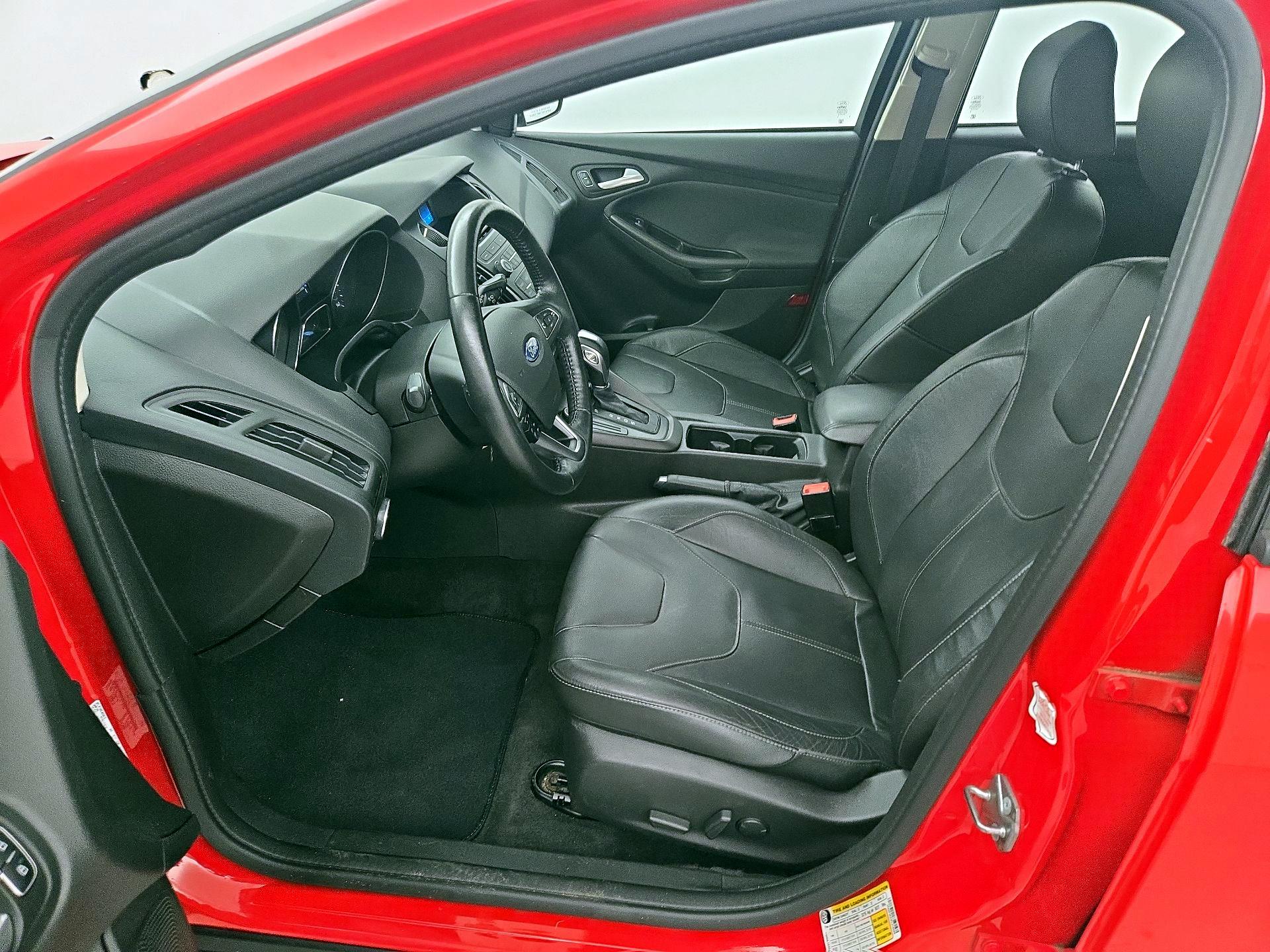 Thumbnail: 2015 Ford Focus - 11