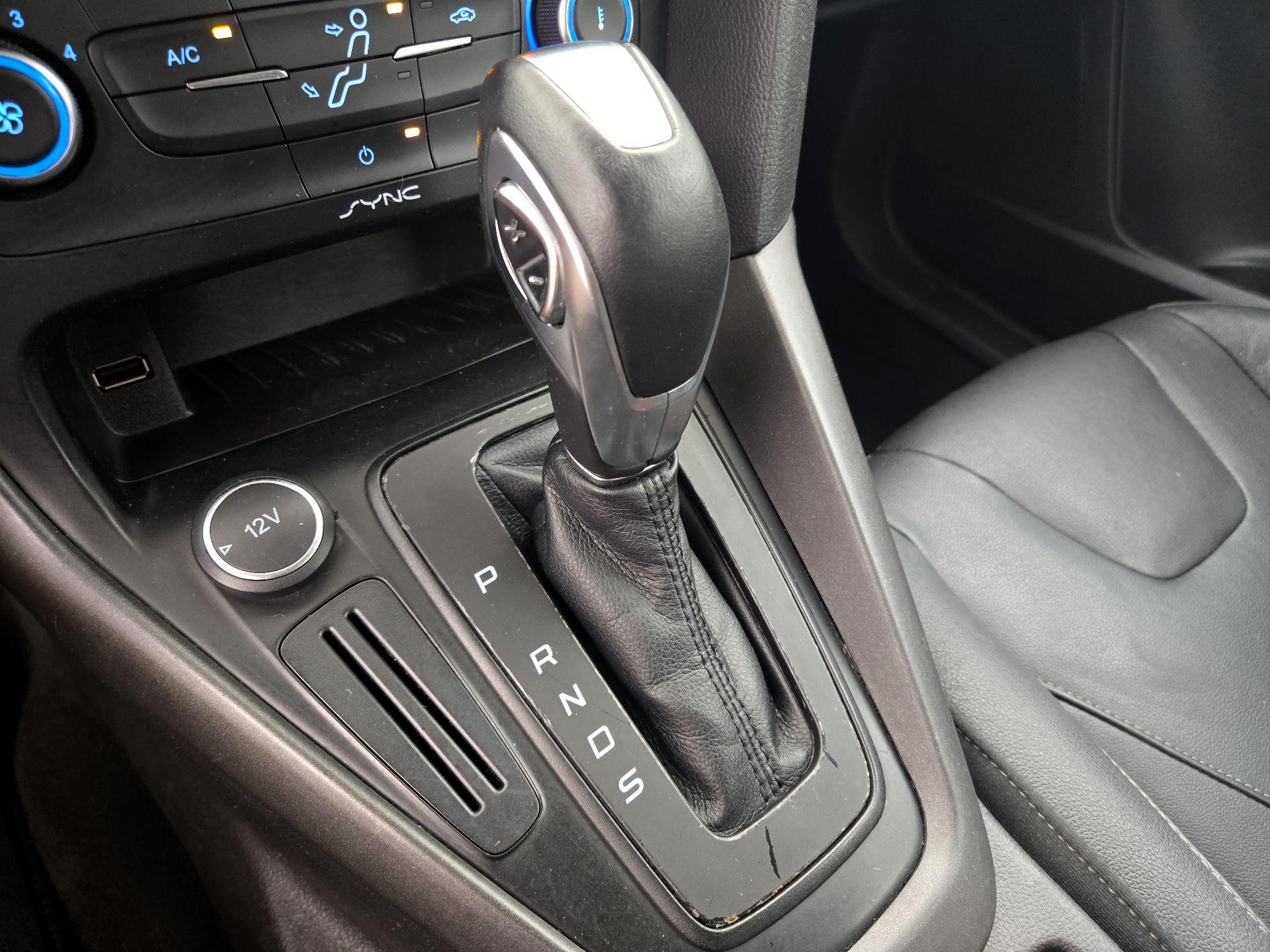 Thumbnail: 2015 Ford Focus - 17