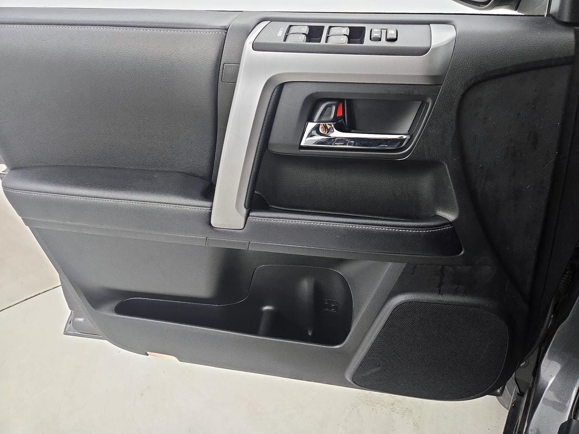 Thumbnail: 2019 Toyota 4Runner - 12