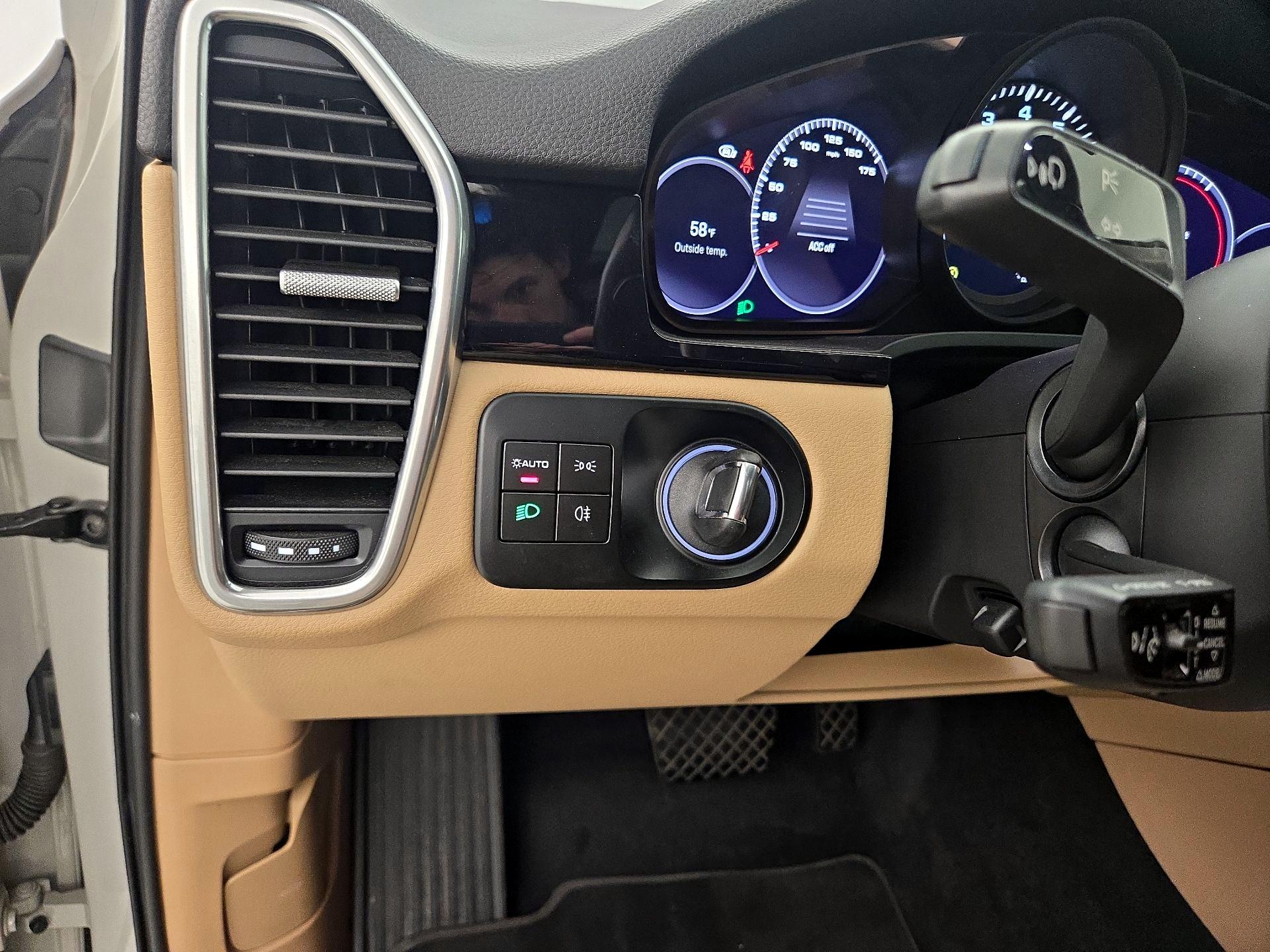 Thumbnail: 2023 Porsche Cayenne - 13