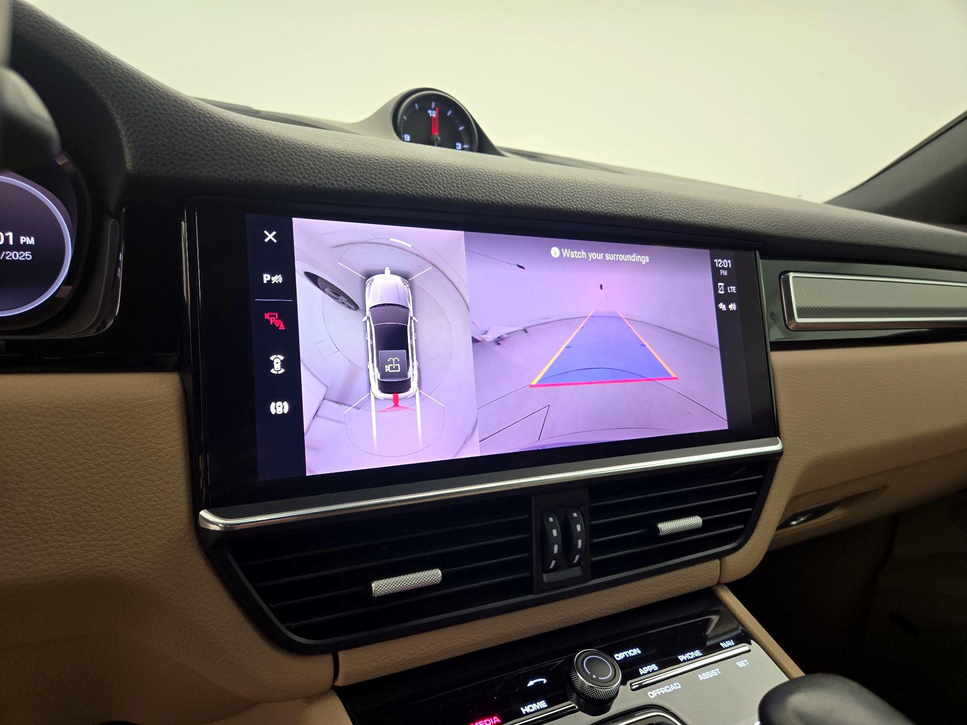 Thumbnail: 2023 Porsche Cayenne - 15