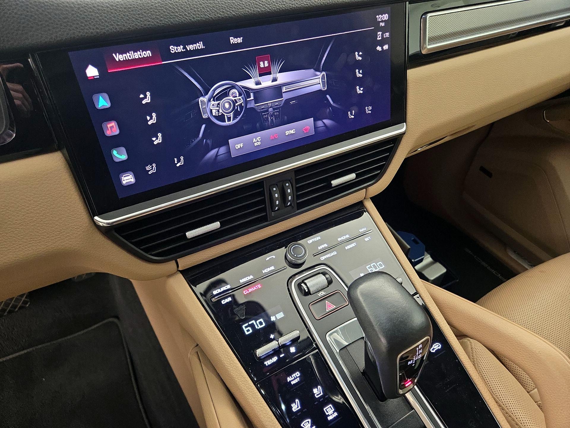 Thumbnail: 2023 Porsche Cayenne - 17